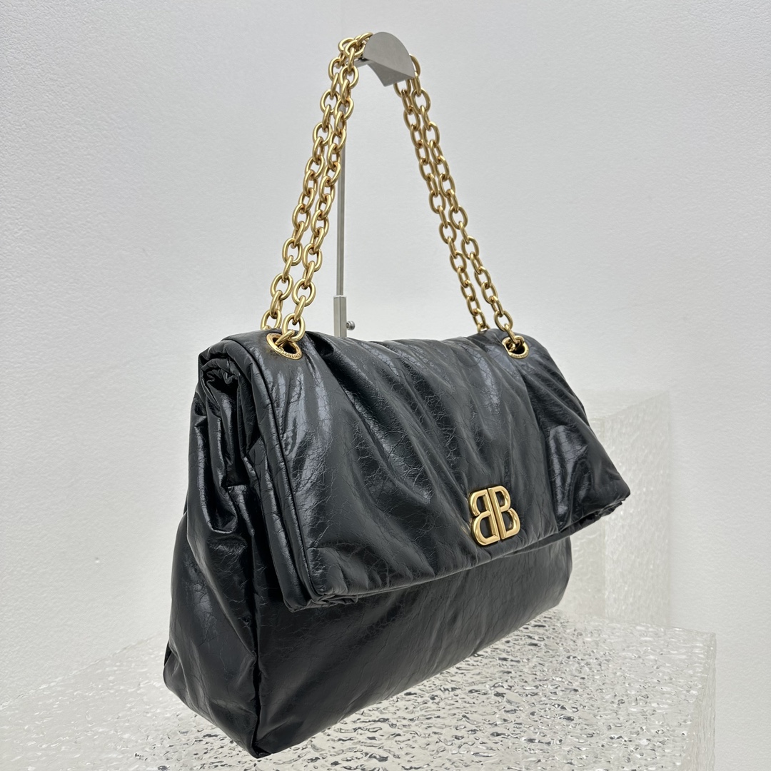 BAGSAAA Ba1en*iaga MONACO LARGE CHAIN BAG IN BLACK - 43.5*32*13CM