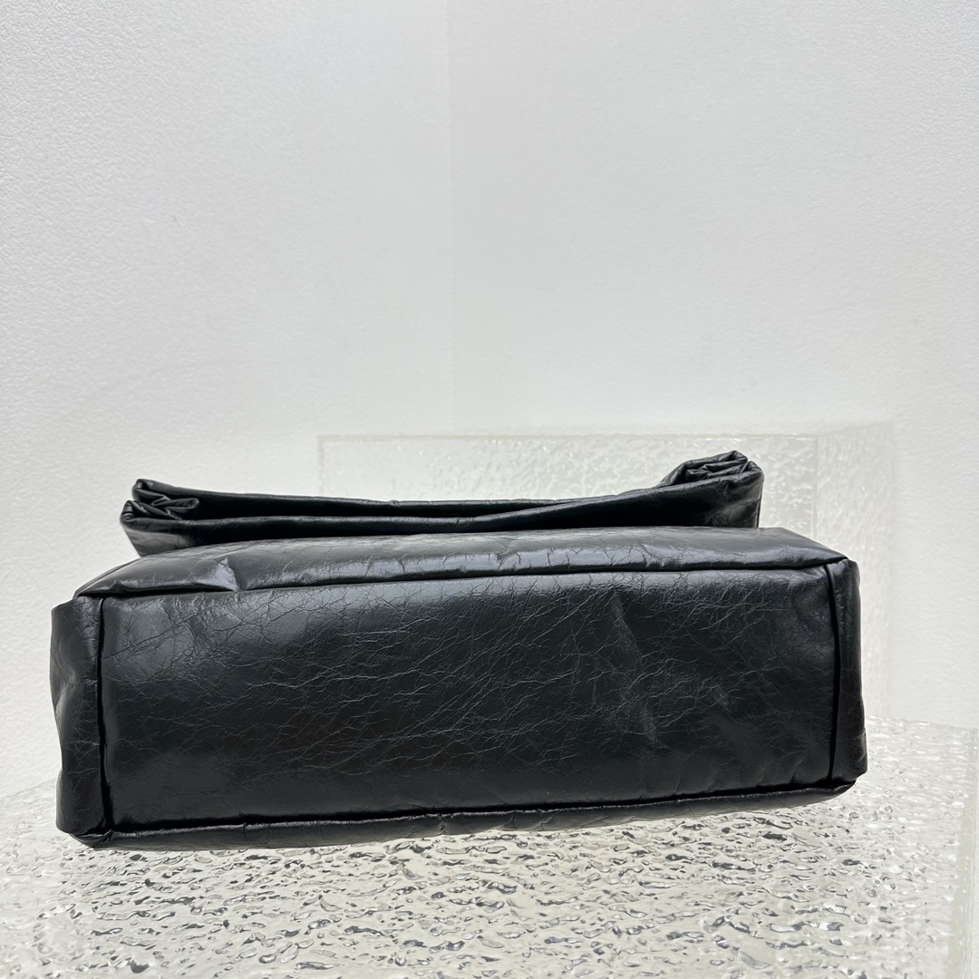 BAGSAAA Ba1en*iaga MONACO LARGE CHAIN BAG IN BLACK - 43.5*32*13CM