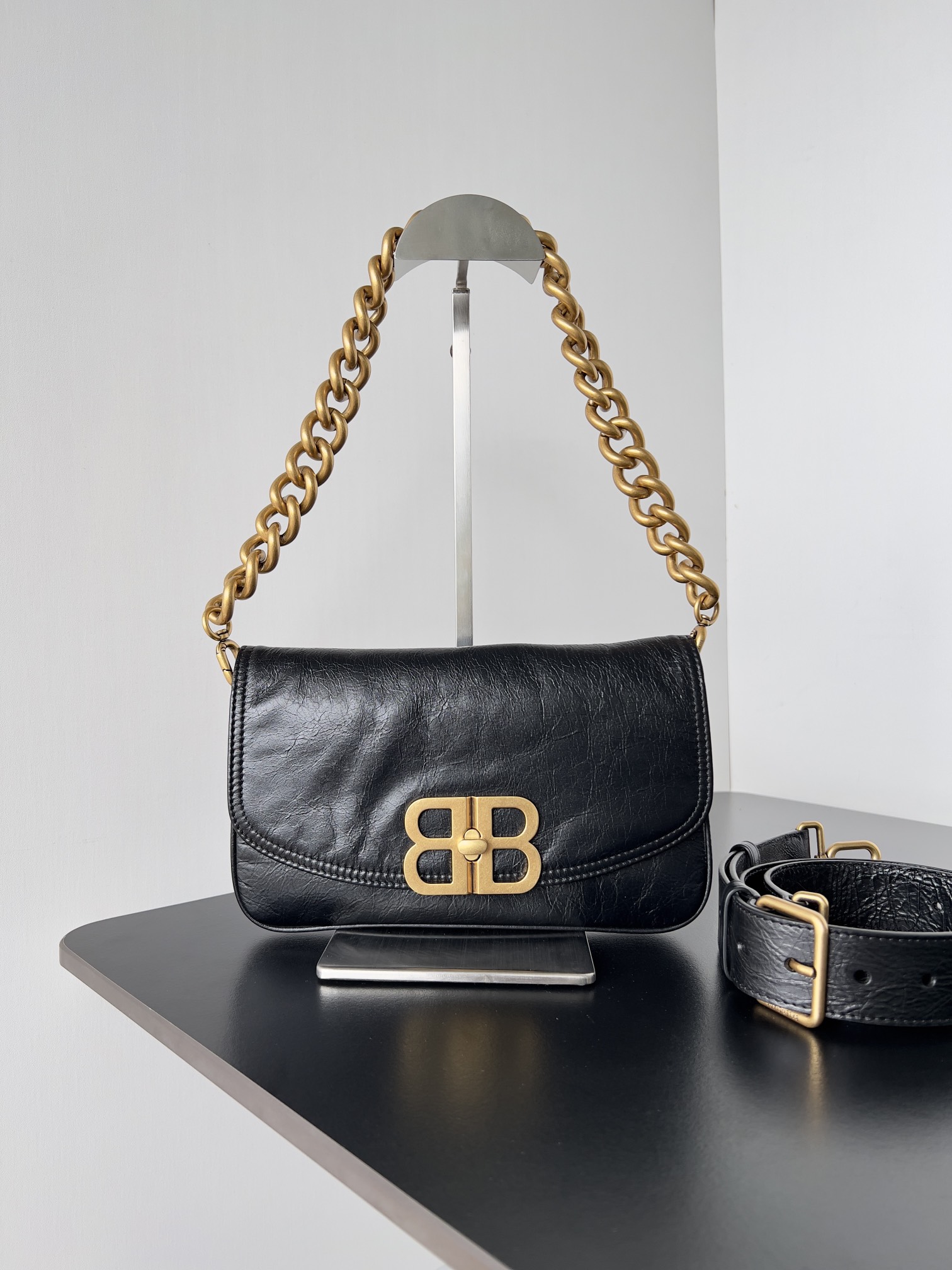 Bagsaaa Ba1en*iaga peach lambskin Black bag - 25.3*24.8*3cm