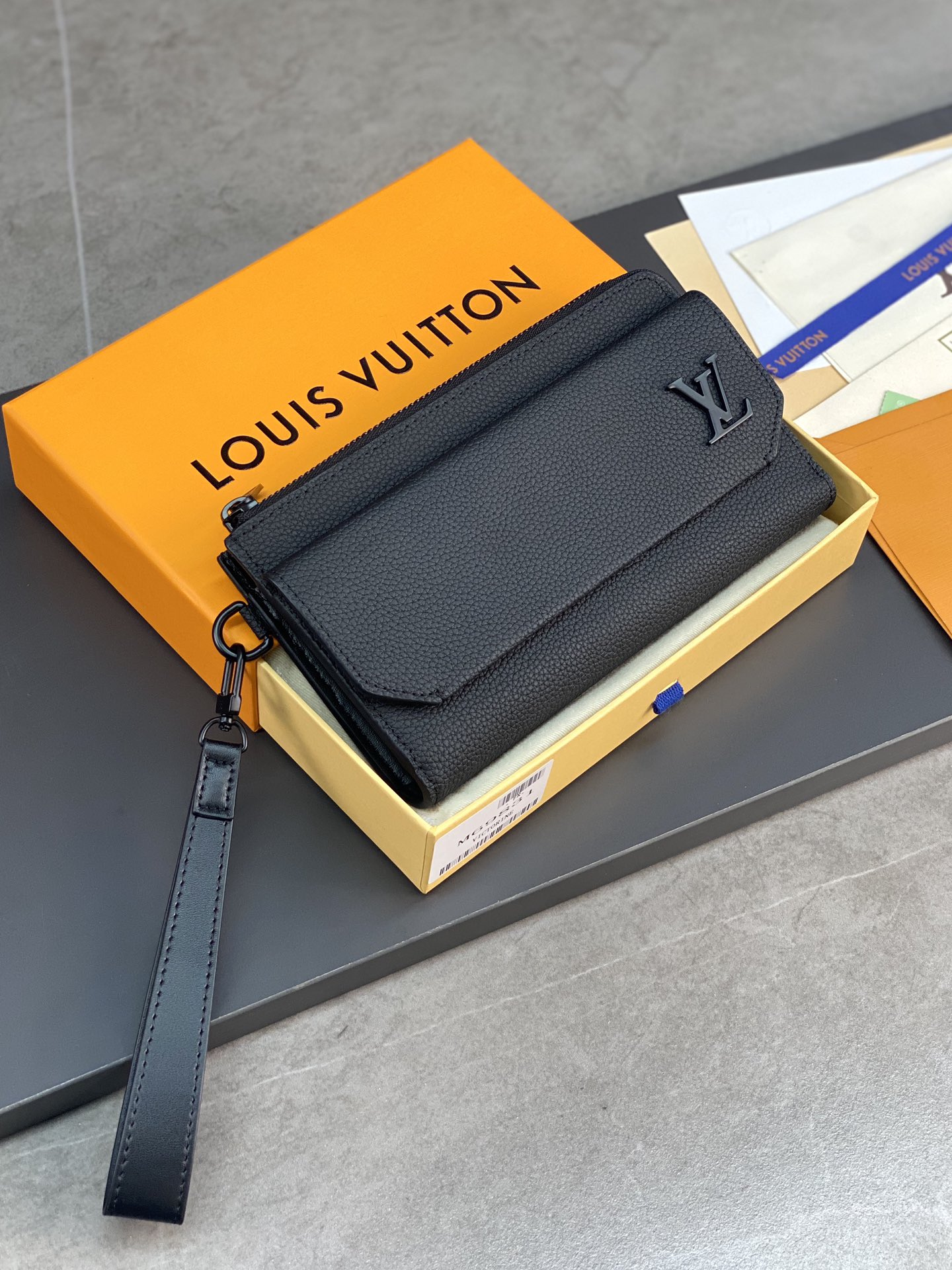 Bagsaaa L0vis Vvtt0n Black Wallet - 20*11*2.5CM