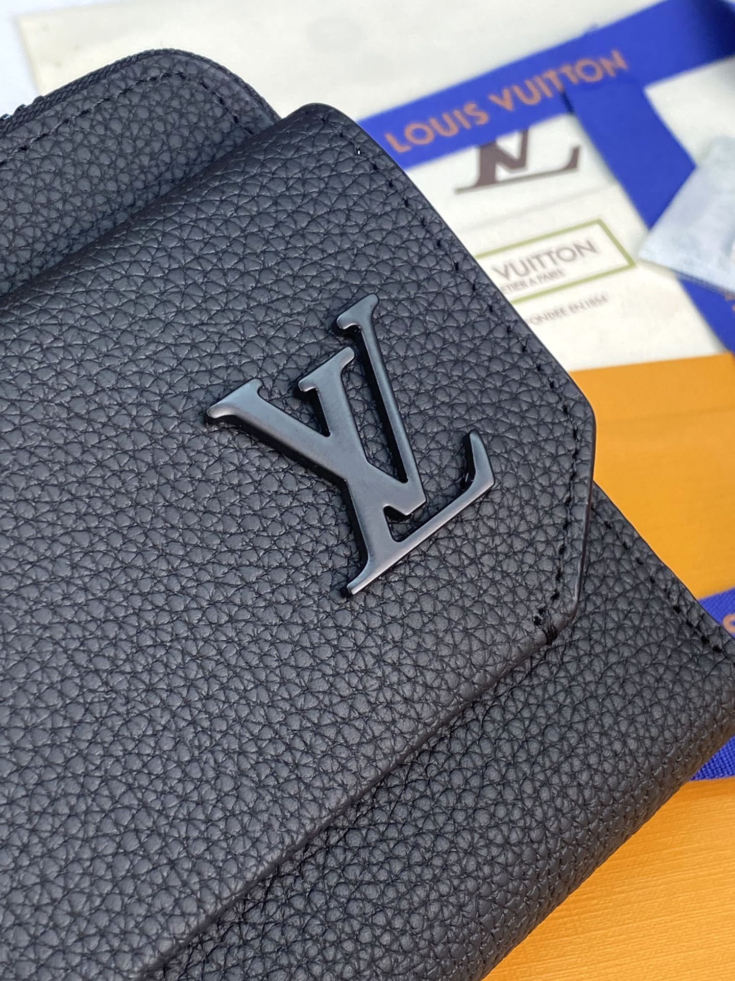 Bagsaaa L0vis Vvtt0n Black Wallet - 20*11*2.5CM