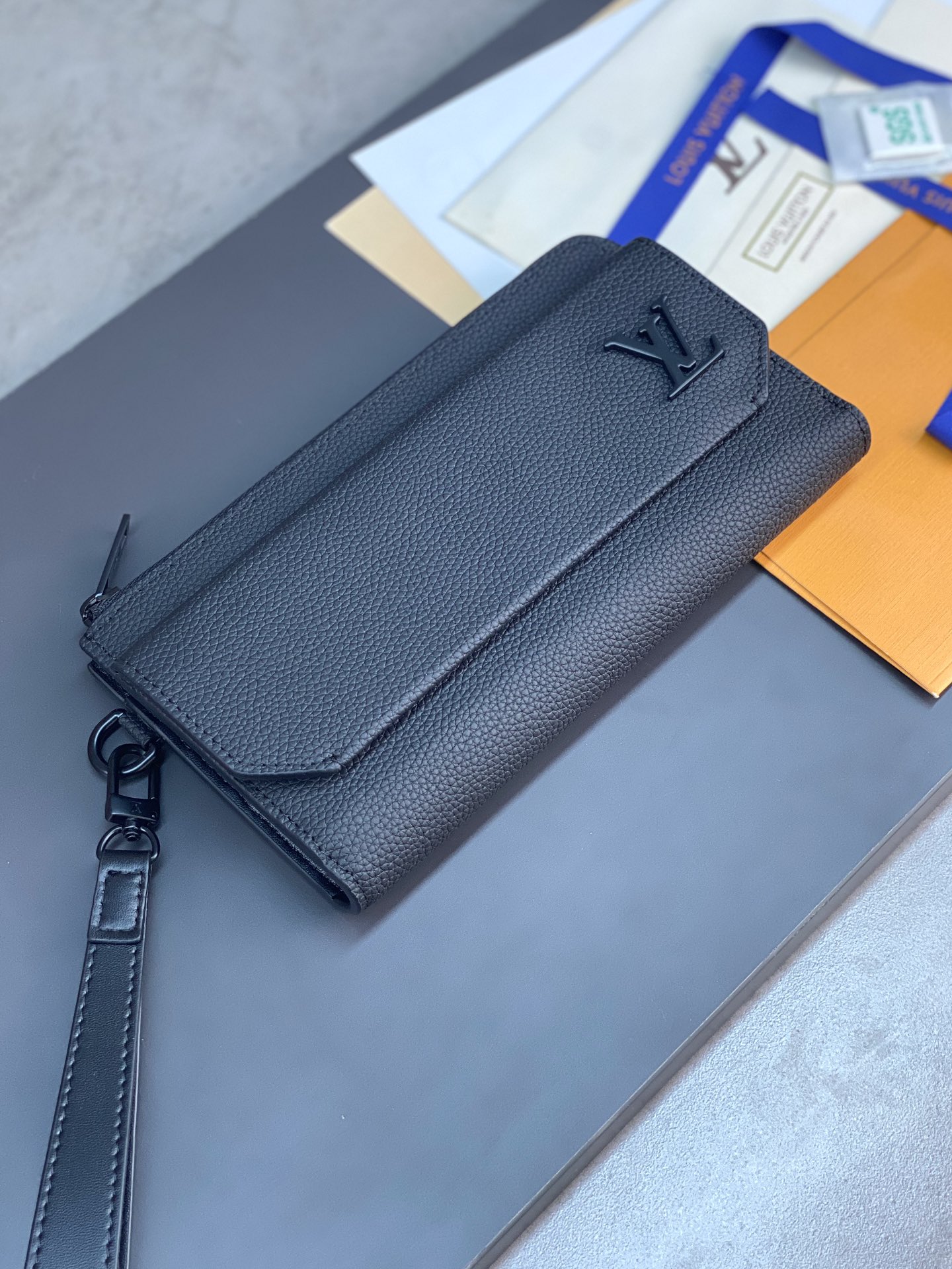 Bagsaaa L0vis Vvtt0n Black Wallet - 20*11*2.5CM