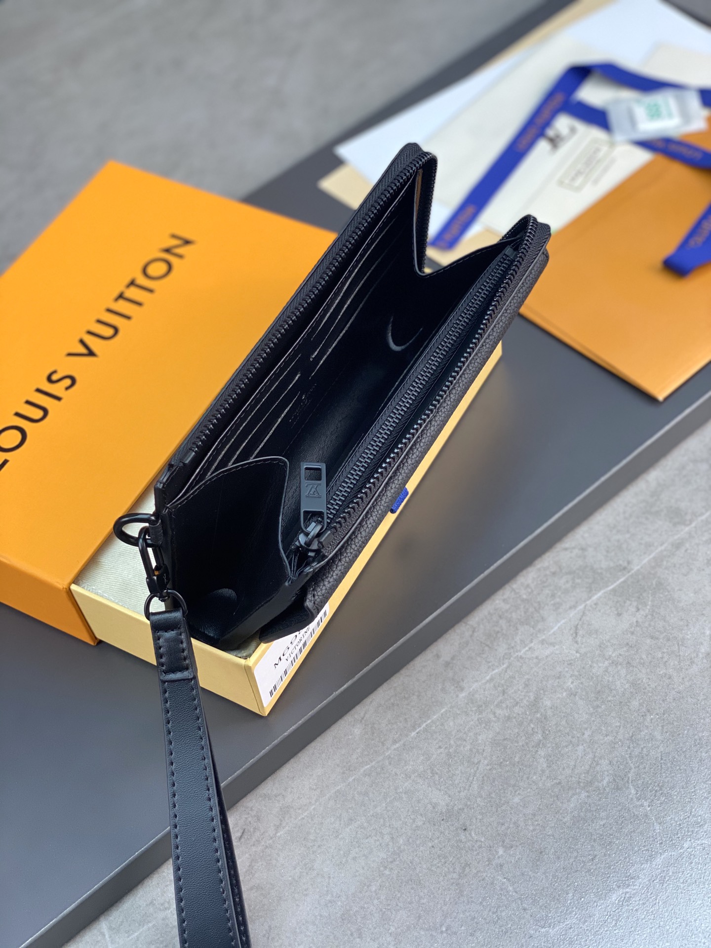 Bagsaaa L0vis Vvtt0n Black Wallet - 20*11*2.5CM