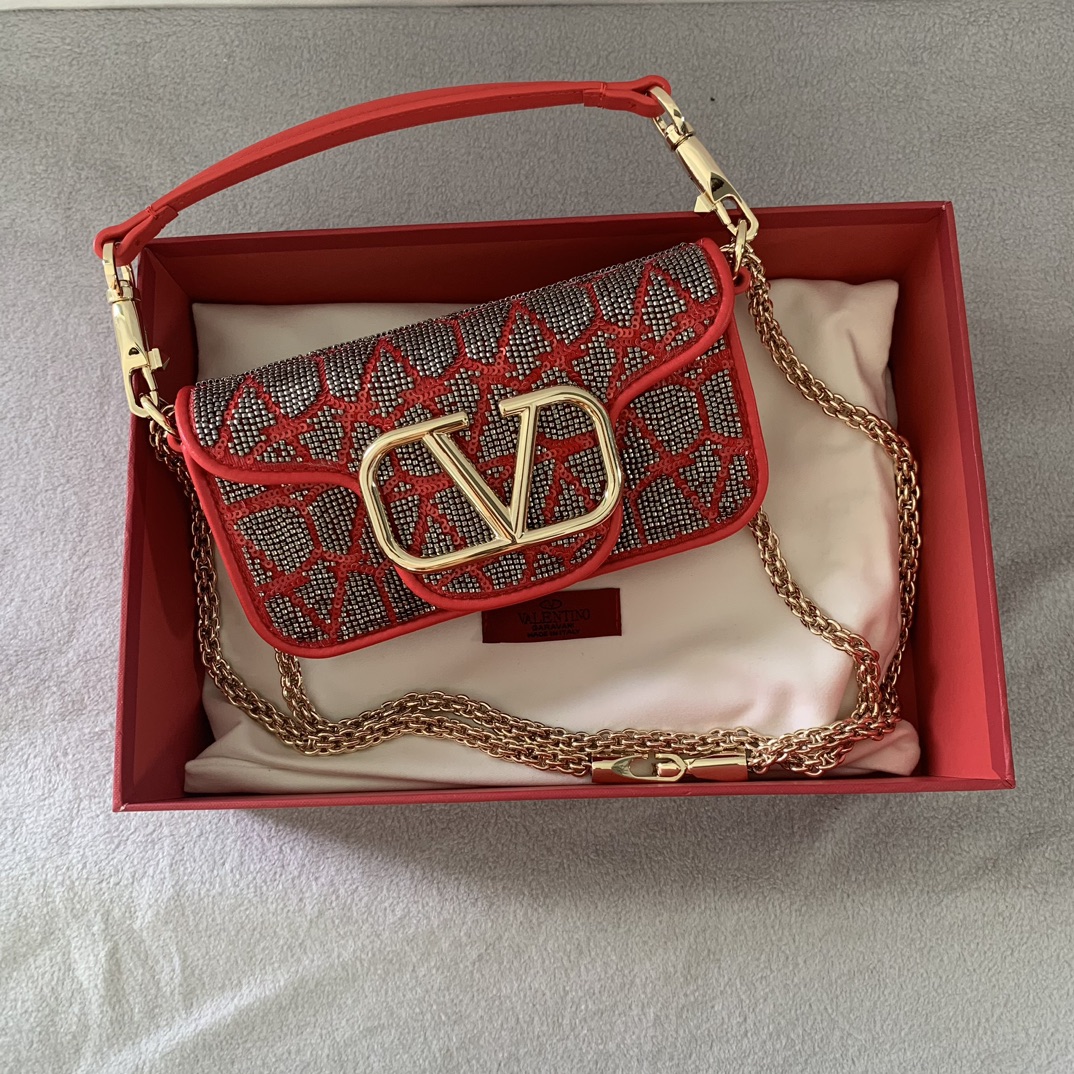 Bagsaaa Va1e*ntin0 Loco VLogo embellished tote bag in red - 19*10.5*5cm