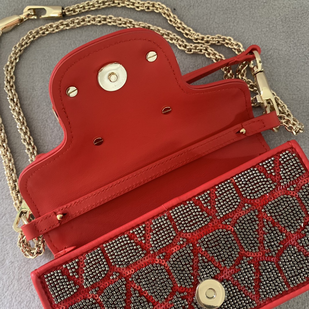 Bagsaaa Va1e*ntin0 Loco VLogo embellished tote bag in red - 19*10.5*5cm