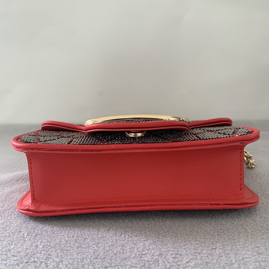 Bagsaaa Va1e*ntin0 Loco VLogo embellished tote bag in red - 19*10.5*5cm