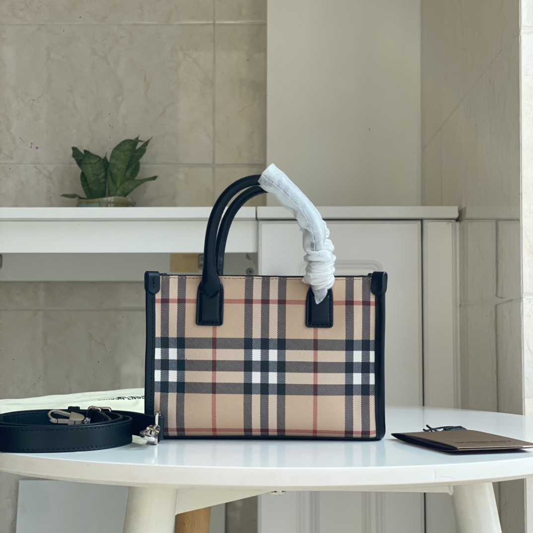 Bagsaaa Bv*b*rry Black Tote - 20*6*14cm
