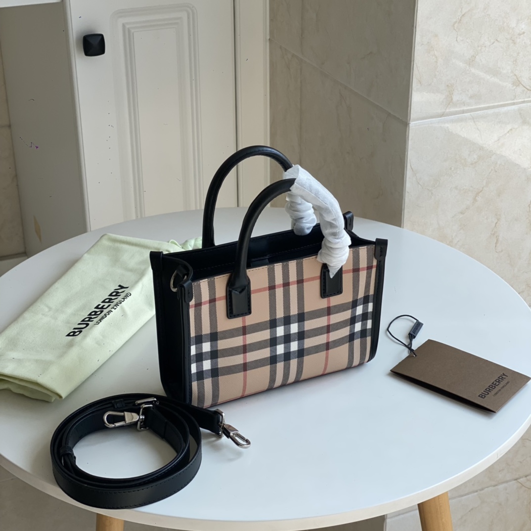 Bagsaaa Bv*b*rry Black Tote - 20*6*14cm