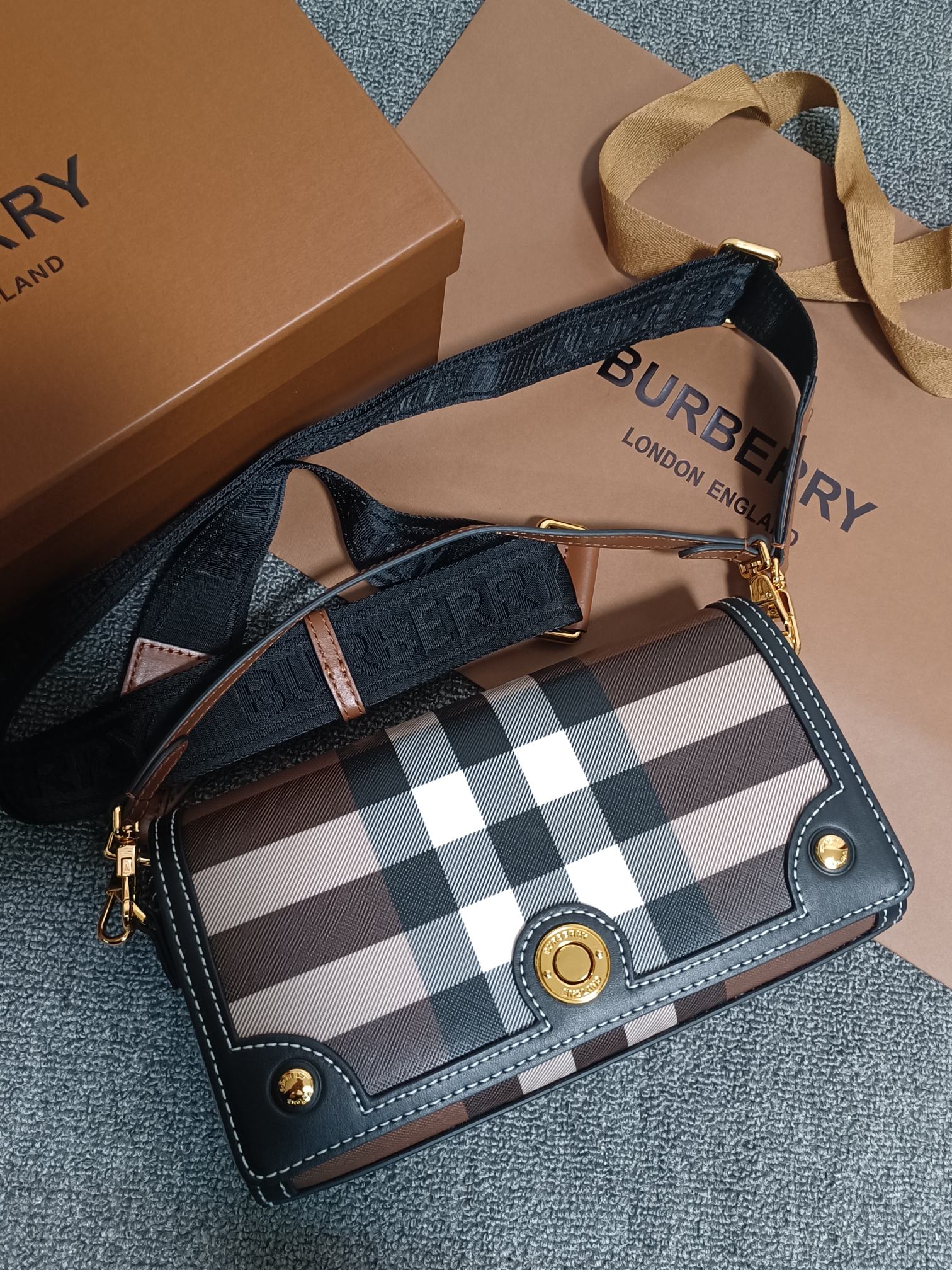 Bagsaaa Bv*b*rry Shoulder Bag - 24*8*14cm