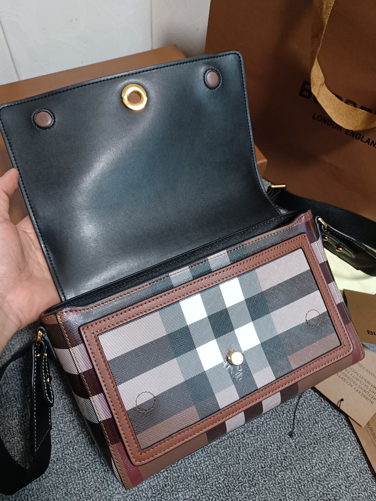 Bagsaaa Bv*b*rry Check E - Canvas Crossbody Bag Black - 25*8.5*18cm