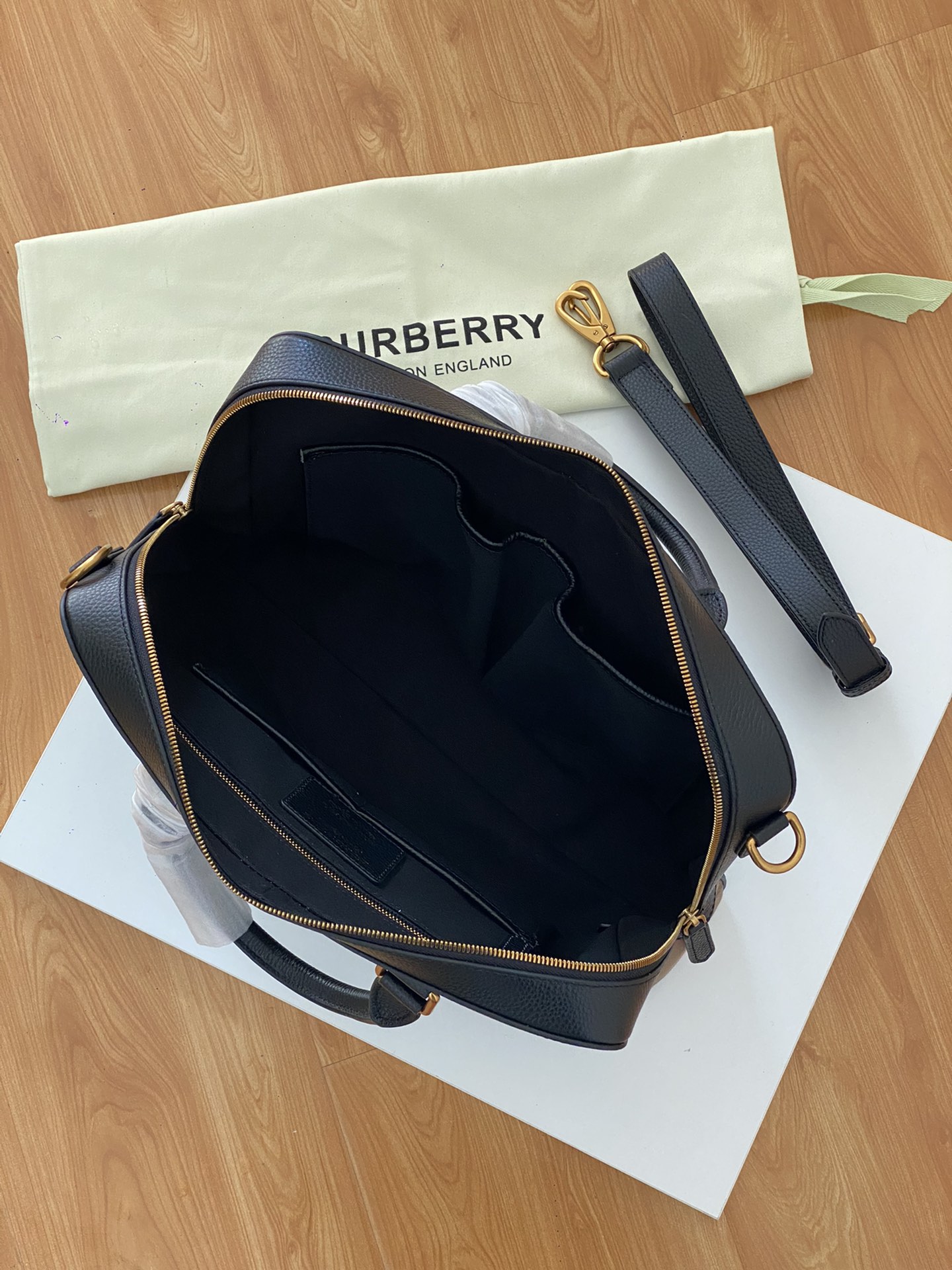 Bagsaaa Bv*b*rry Black Breifcase - 37*9*29cm
