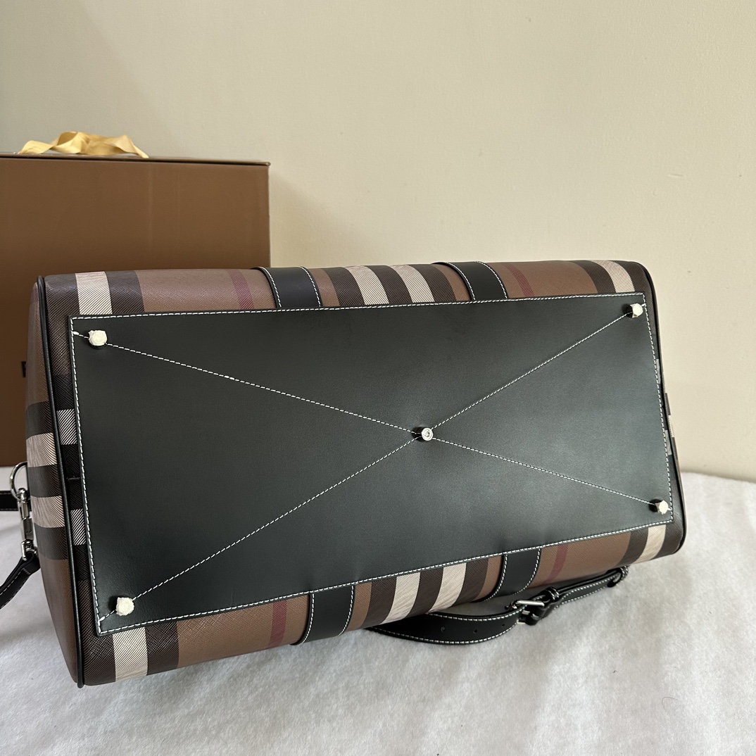 Bagsaaa Bv*b*rry Boston TRavel Bag With Check E - Canavs In Black - 49*25*28cm