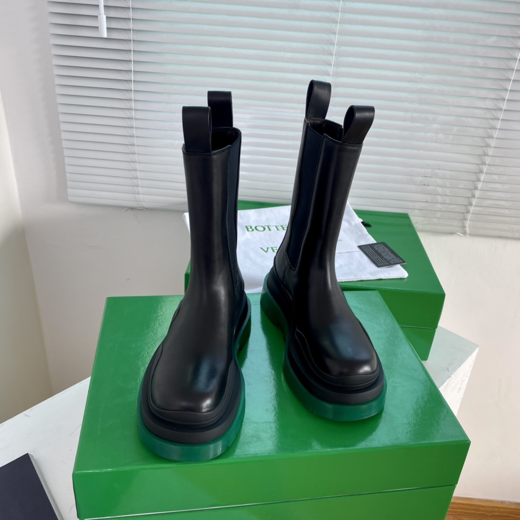Bagsaaa B0tt*ga Ven*ta Tire Leather Chelsea Boots Dark Green