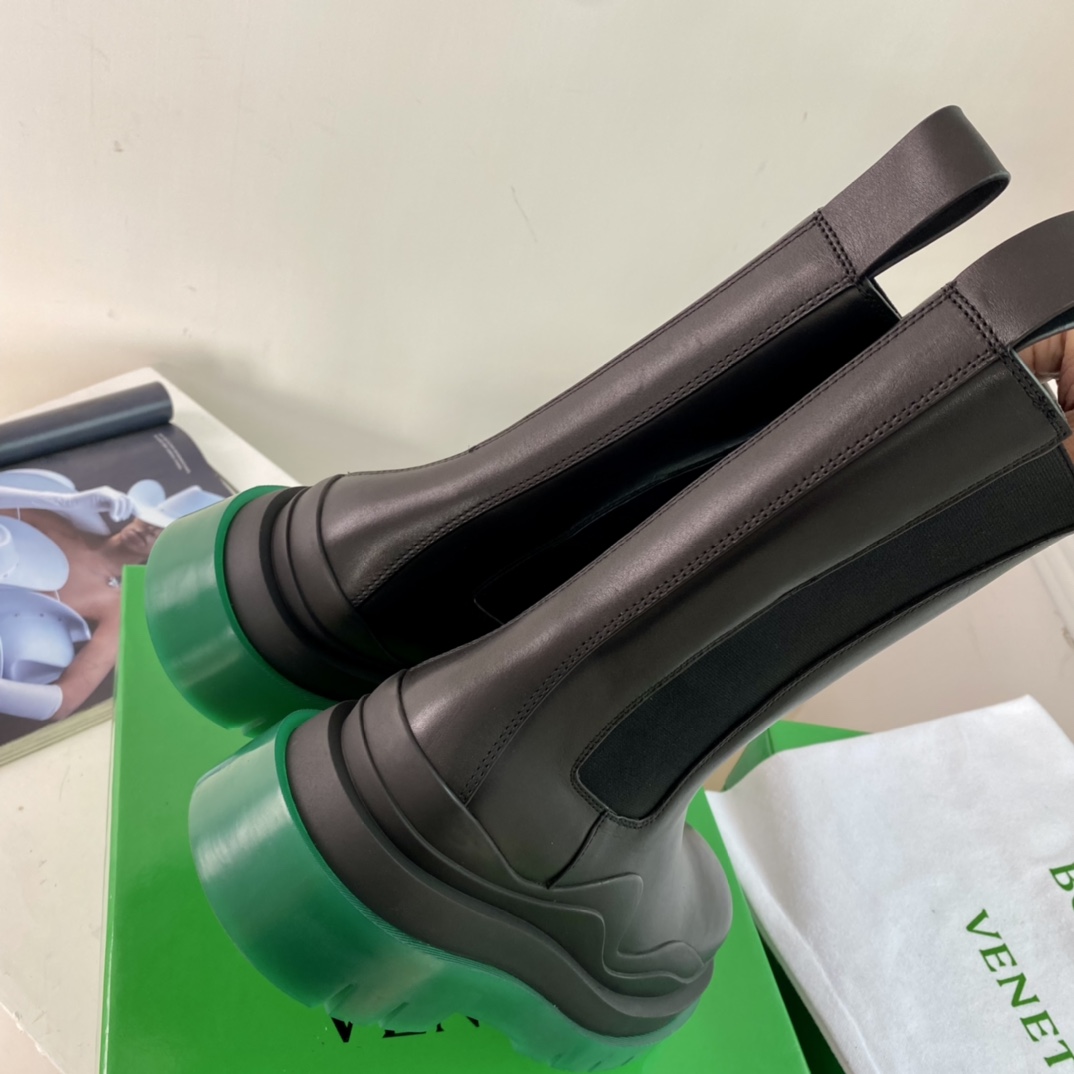 Bagsaaa B0tt*ga Ven*ta Tire Leather Chelsea Boots Dark Green