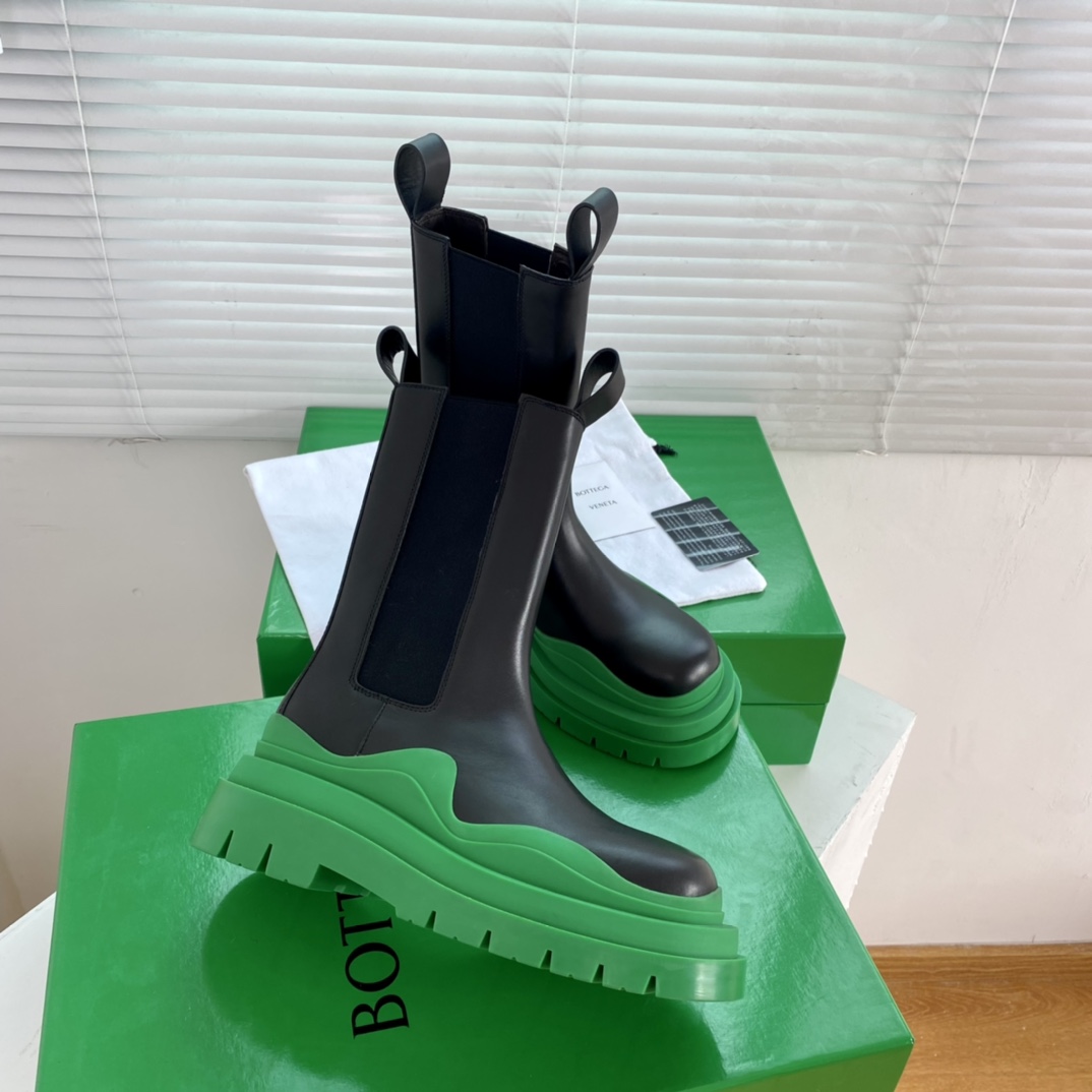Bagsaaa B0tt*ga Ven*ta Tire Leather Chelsea Boots Green