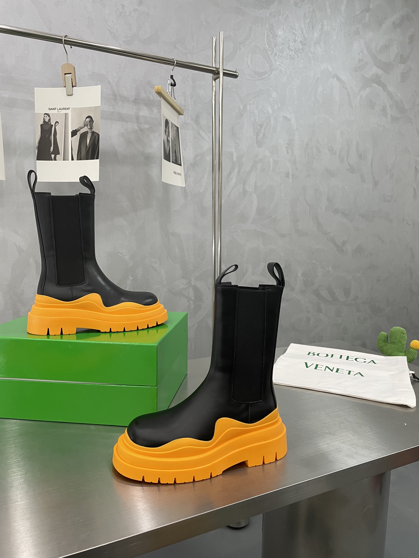 Bagsaaa B0tt*ga Ven*ta Tire Leather Chelsea Boots Beige