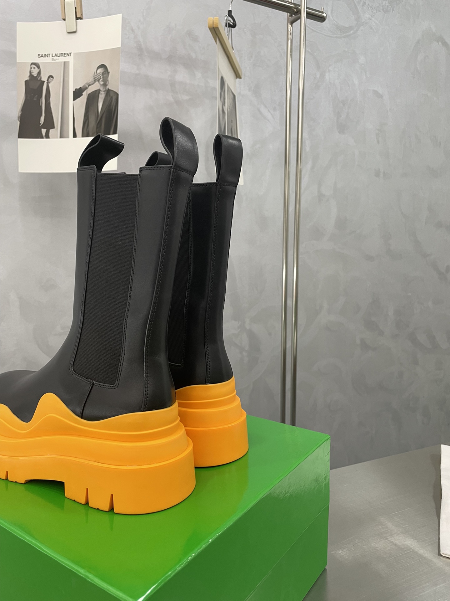 Bagsaaa B0tt*ga Ven*ta Tire Leather Chelsea Boots Beige