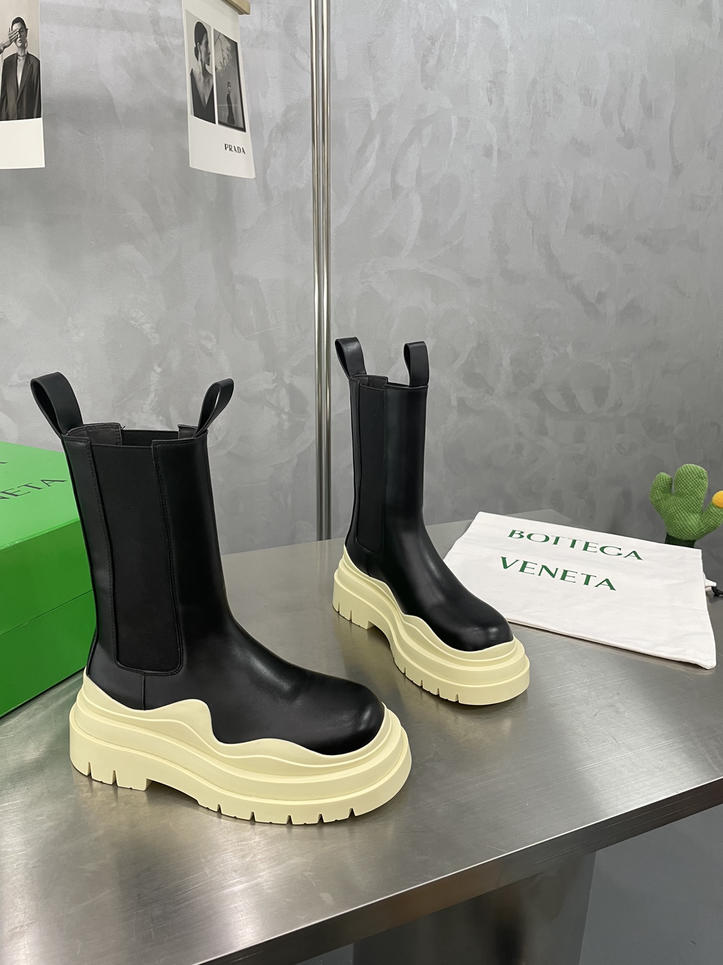 Bagsaaa B0tt*ga Ven*ta Tire Leather Chelsea Boots Beieg