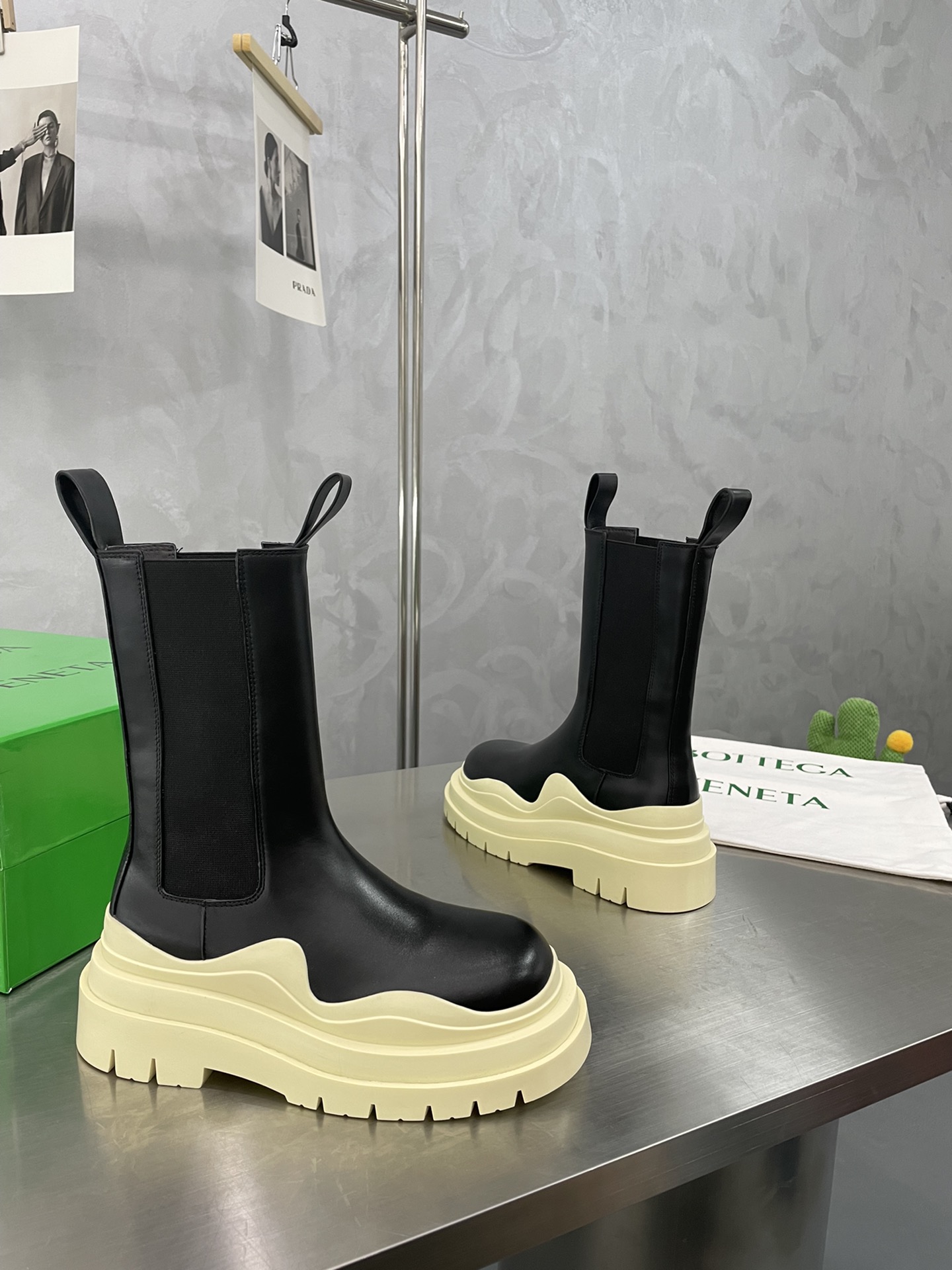 Bagsaaa B0tt*ga Ven*ta Tire Leather Chelsea Boots Beieg