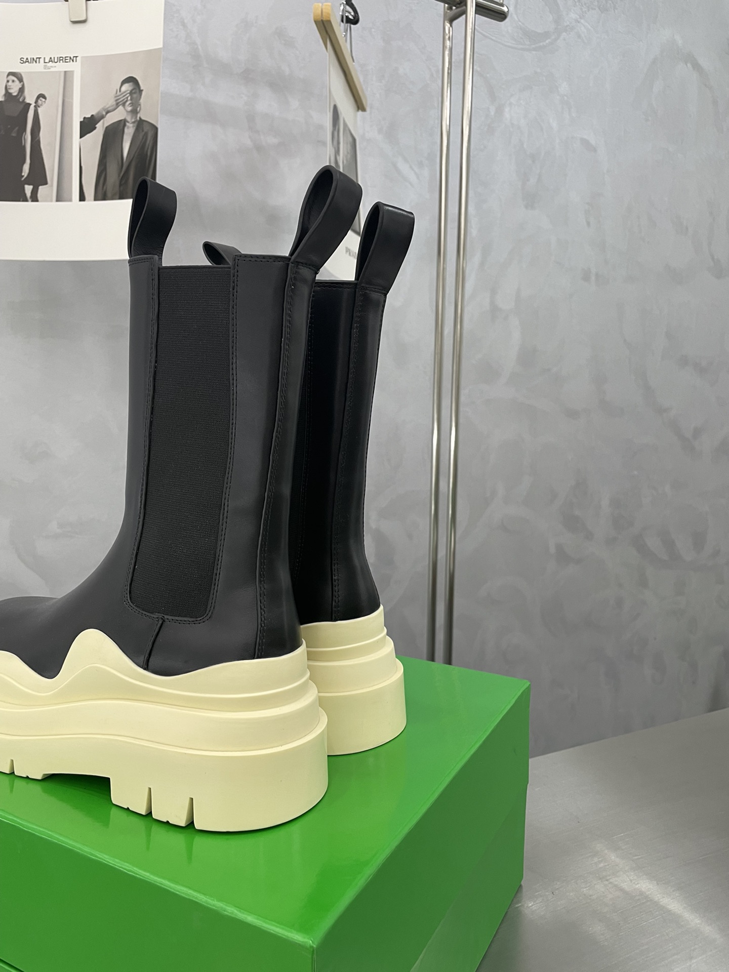 Bagsaaa B0tt*ga Ven*ta Tire Leather Chelsea Boots Beieg