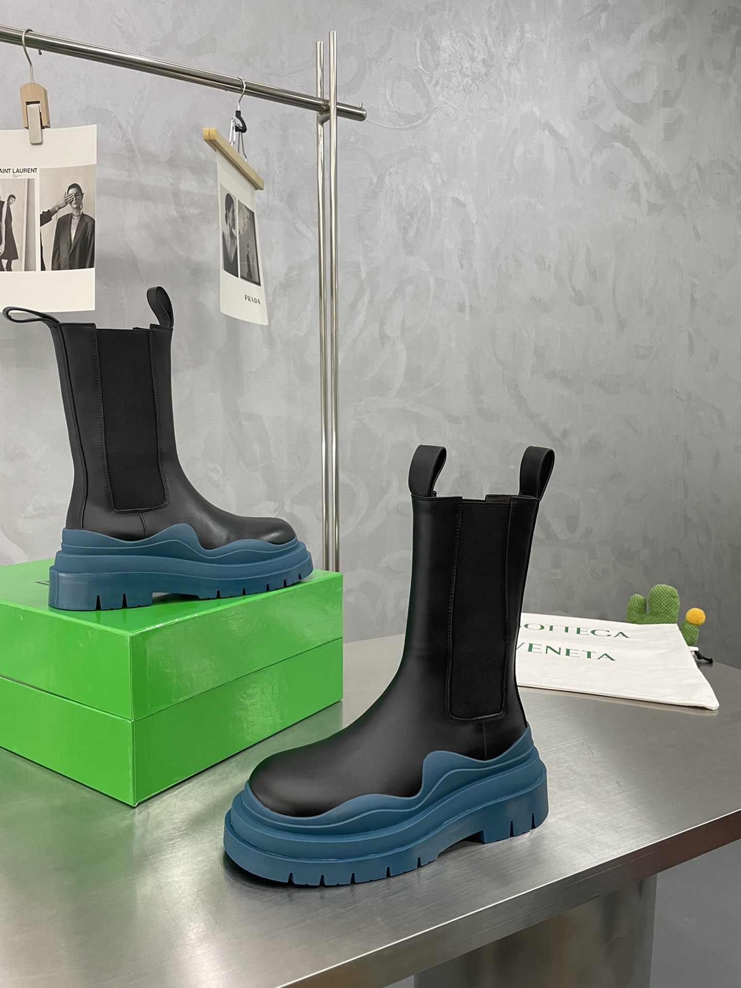Bagsaaa B0tt*ga Ven*ta Tire Leather Chelsea Boots Blue