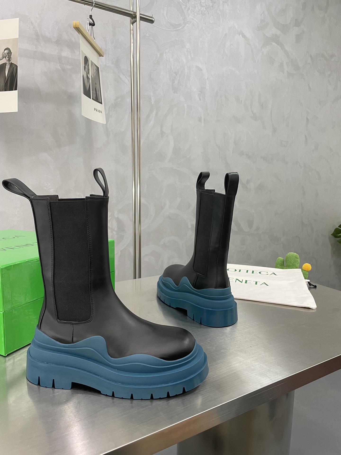 Bagsaaa B0tt*ga Ven*ta Tire Leather Chelsea Boots Blue