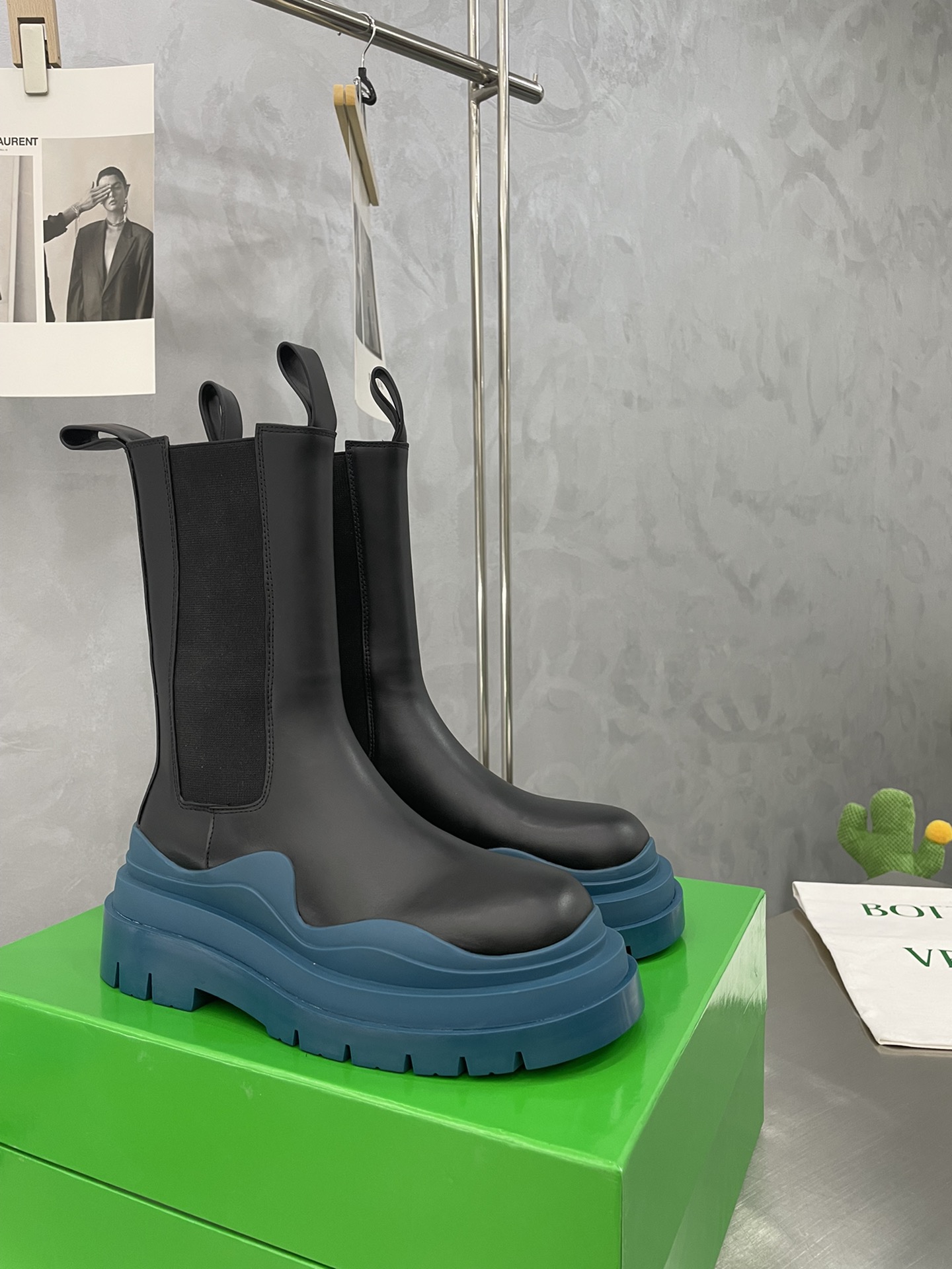 Bagsaaa B0tt*ga Ven*ta Tire Leather Chelsea Boots Blue