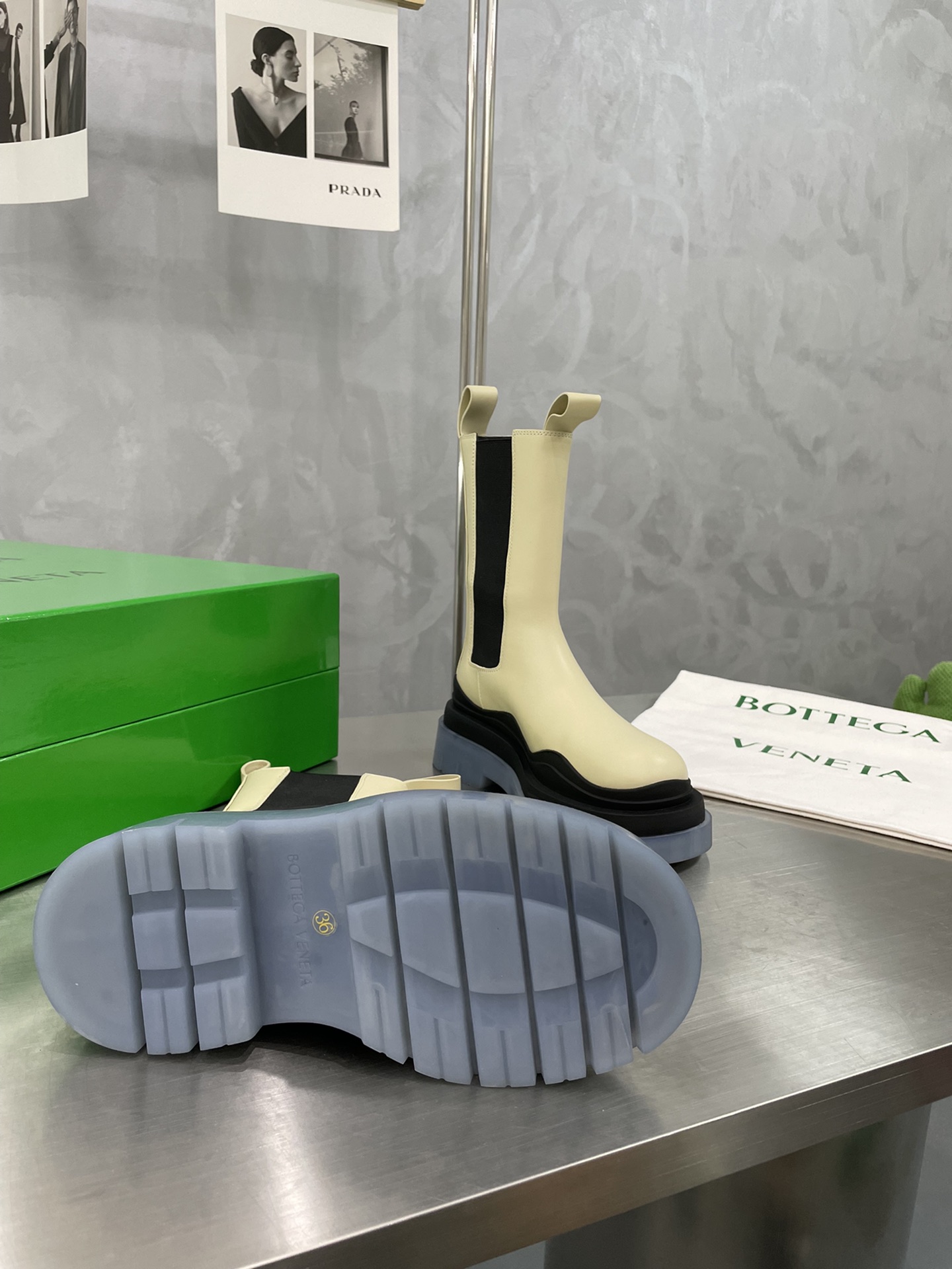 Bagsaaa B0tt*ga Ven*ta Tire Leather Chelsea Boots Beige and Grey