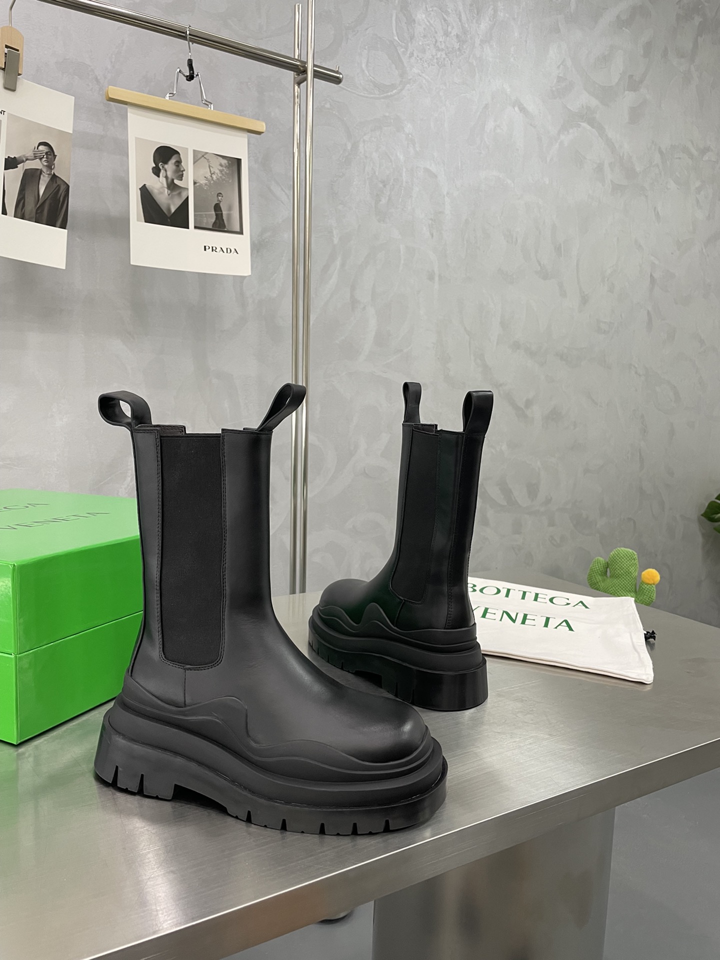 Bagsaaa B0tt*ga Ven*ta Tire Leather Chelsea Boots All Black