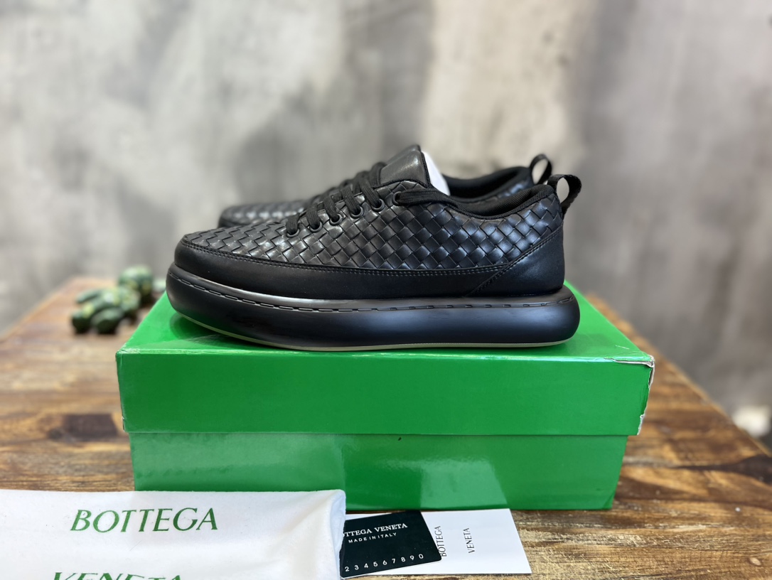 Bagsaaa B0tt*ga Ven*ta Sneakers Black
