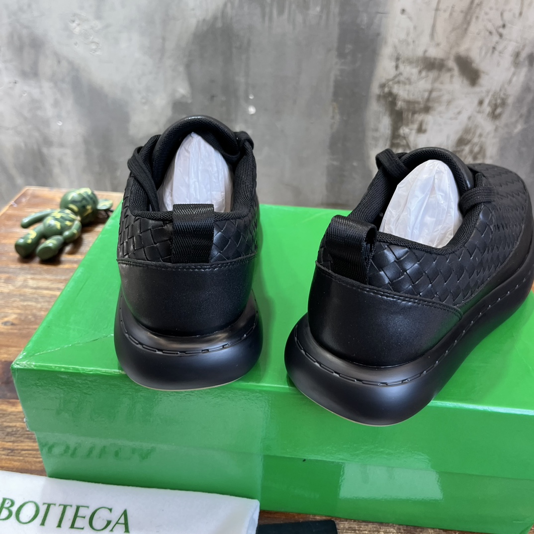 Bagsaaa B0tt*ga Ven*ta Sneakers Black