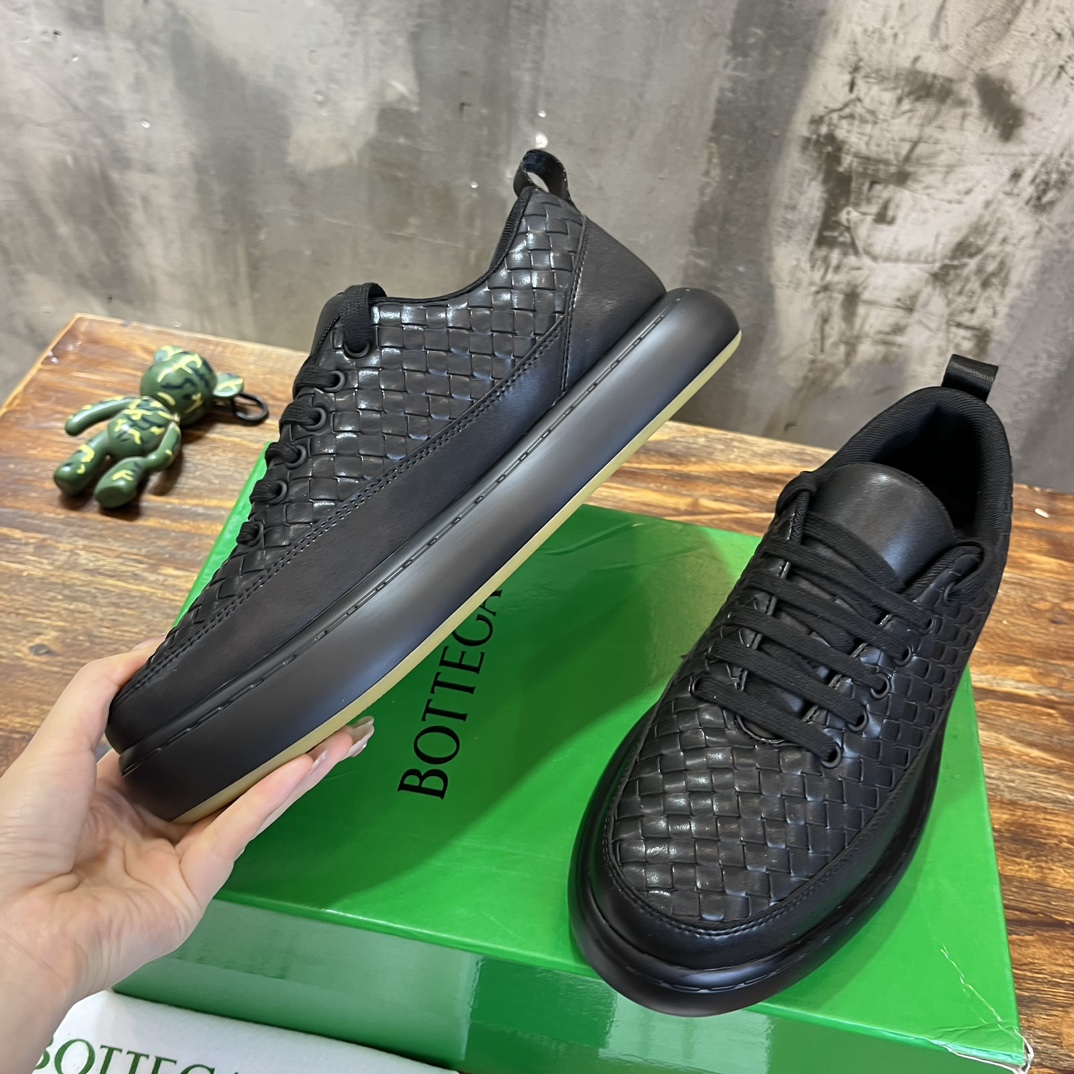 Bagsaaa B0tt*ga Ven*ta Sneakers Black