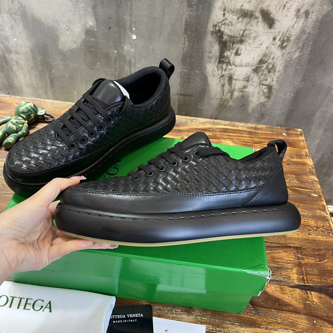 Bagsaaa B0tt*ga Ven*ta Sneakers Black