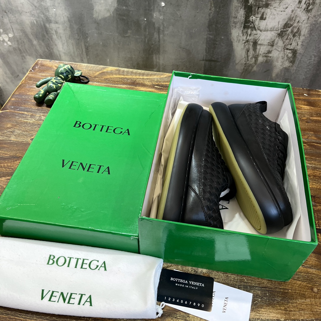 Bagsaaa B0tt*ga Ven*ta Sneakers Black