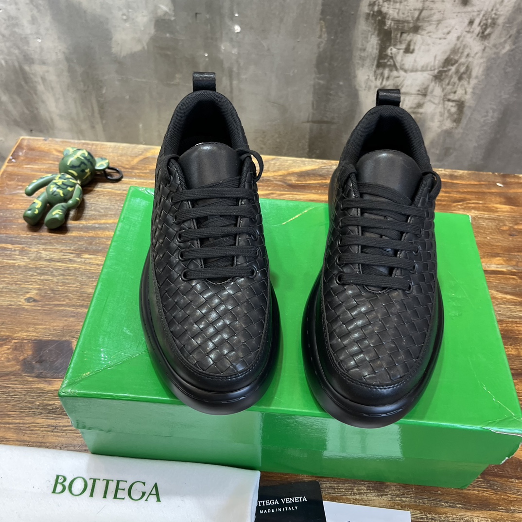 Bagsaaa B0tt*ga Ven*ta Sneakers Black
