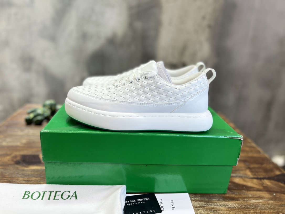 Bagsaaa B0tt*ga Ven*ta Sneakers White