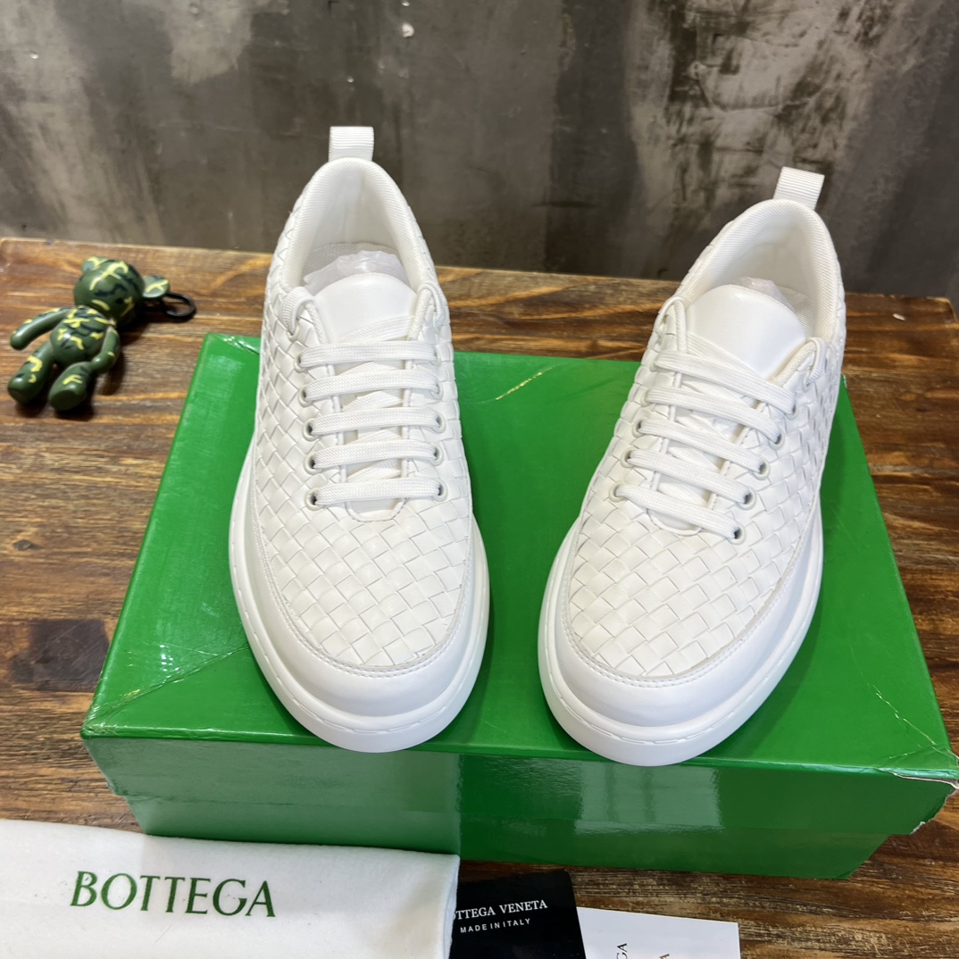 Bagsaaa B0tt*ga Ven*ta Sneakers White