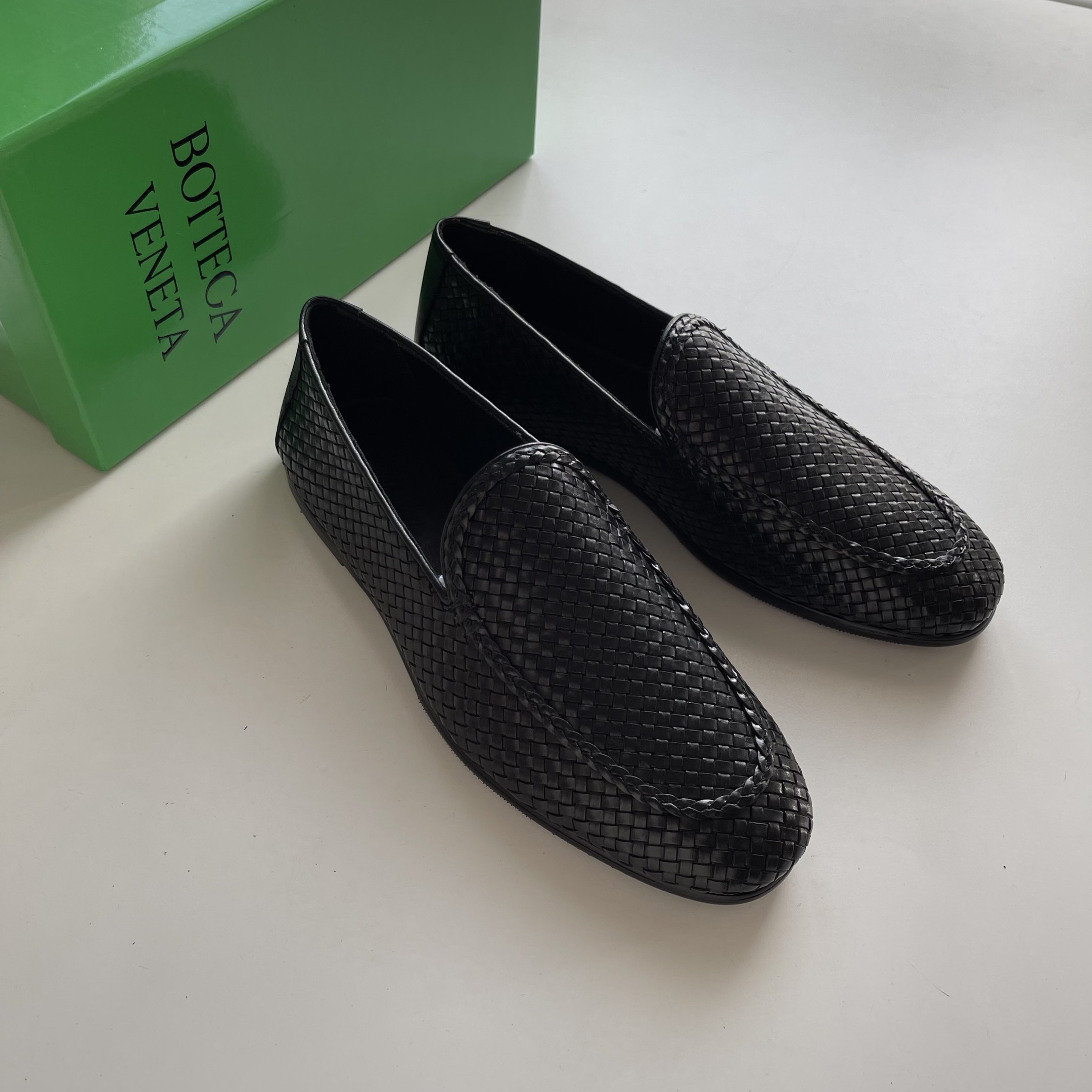 Bagsaaa B0tt*ga Ven*ta Black Loafers