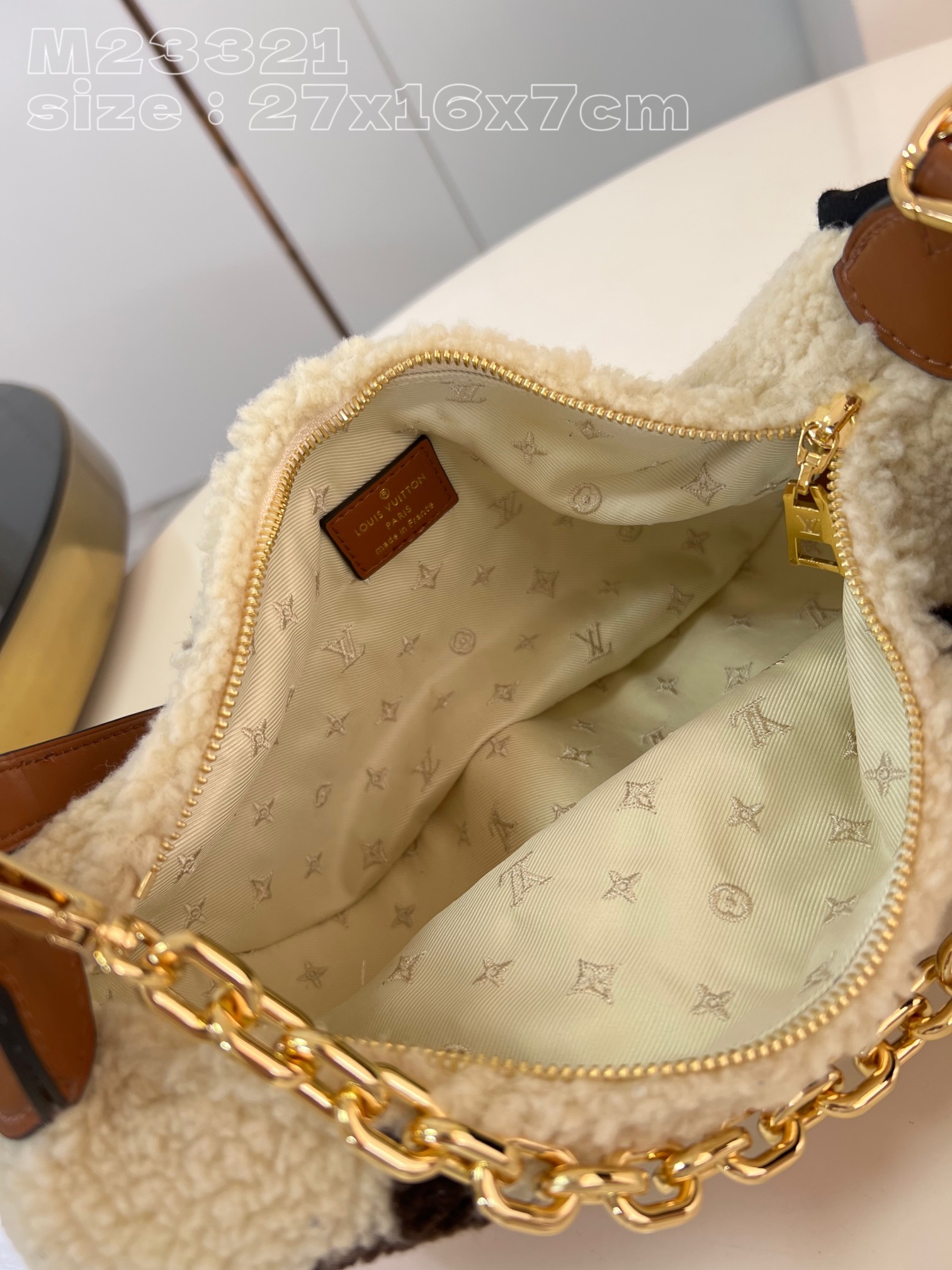 Bagsaaa L0vis Vvtt0n Ski Shearling Over The Moon Bag M23321