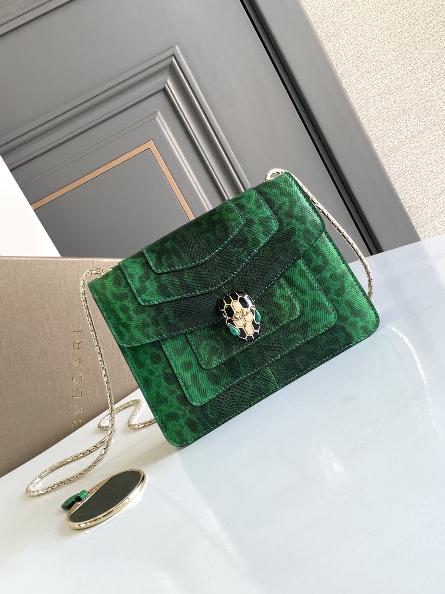 Bagsaaa Bv1g*ai Serpenti Forever bag in Green - 20*14*4.5cm