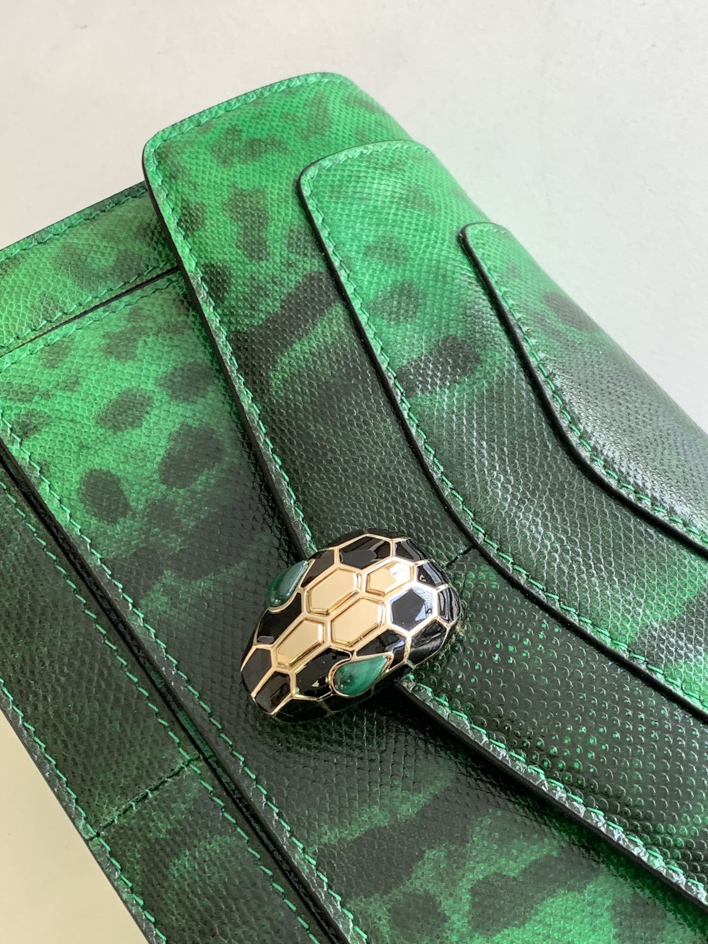 Bagsaaa Bv1g*ai Serpenti Forever bag in Green - 22*15*4.5CM