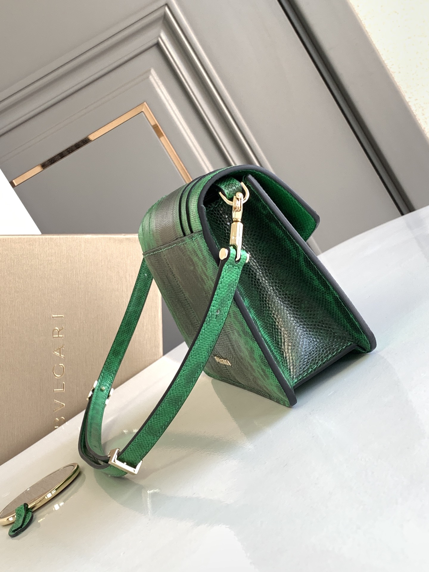 Bagsaaa Bv1g*ai Serpenti Forever bag in Green - 22*15*4.5CM
