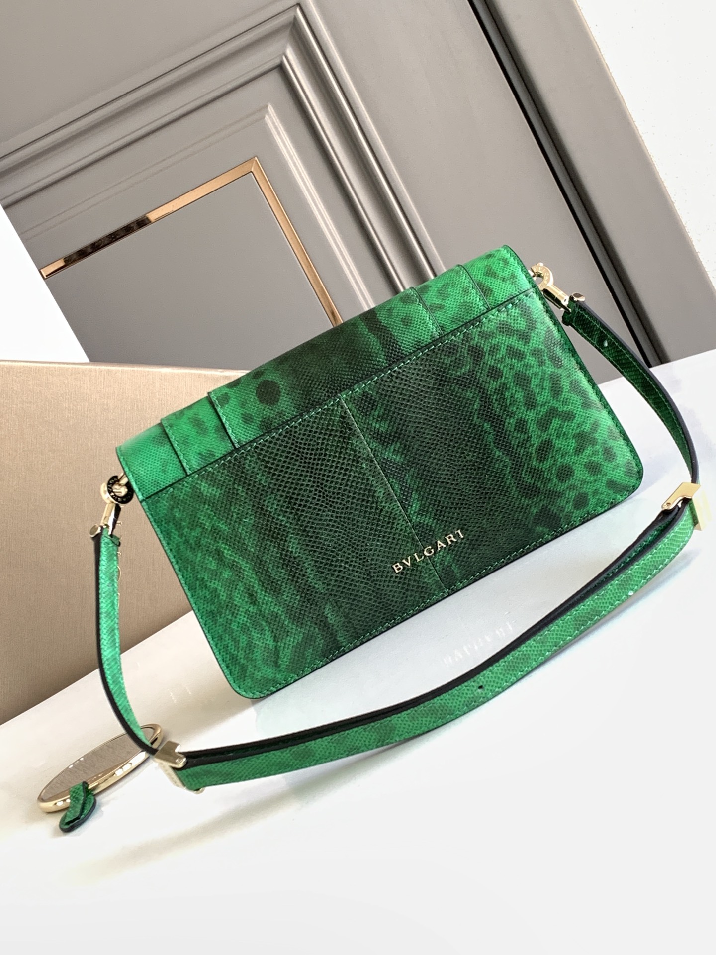 Bagsaaa Bv1g*ai Serpenti Forever bag in Green - 22*15*4.5CM