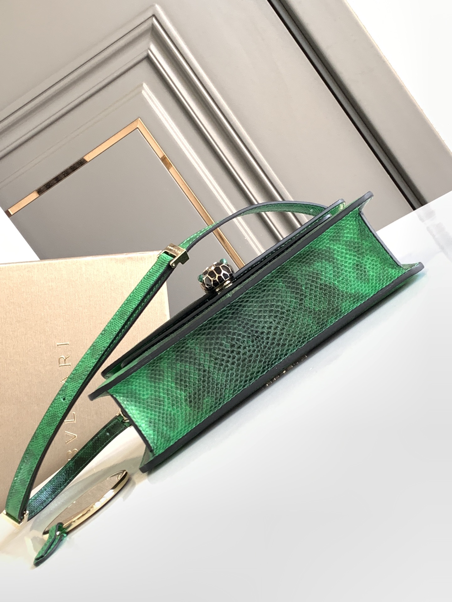 Bagsaaa Bv1g*ai Serpenti Forever bag in Green - 22*15*4.5CM