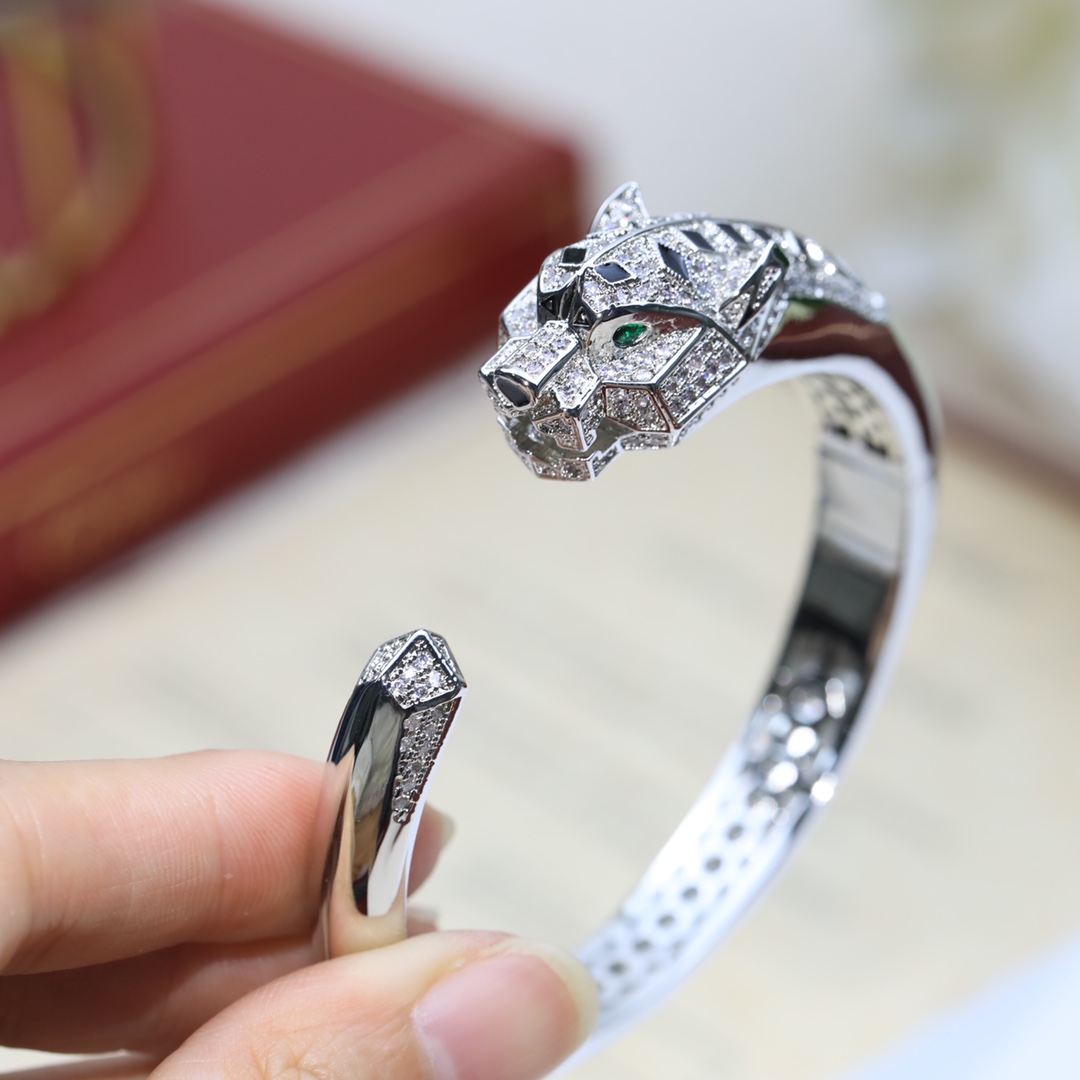 Bagsaaa Ca*t1er panther silver bracelet