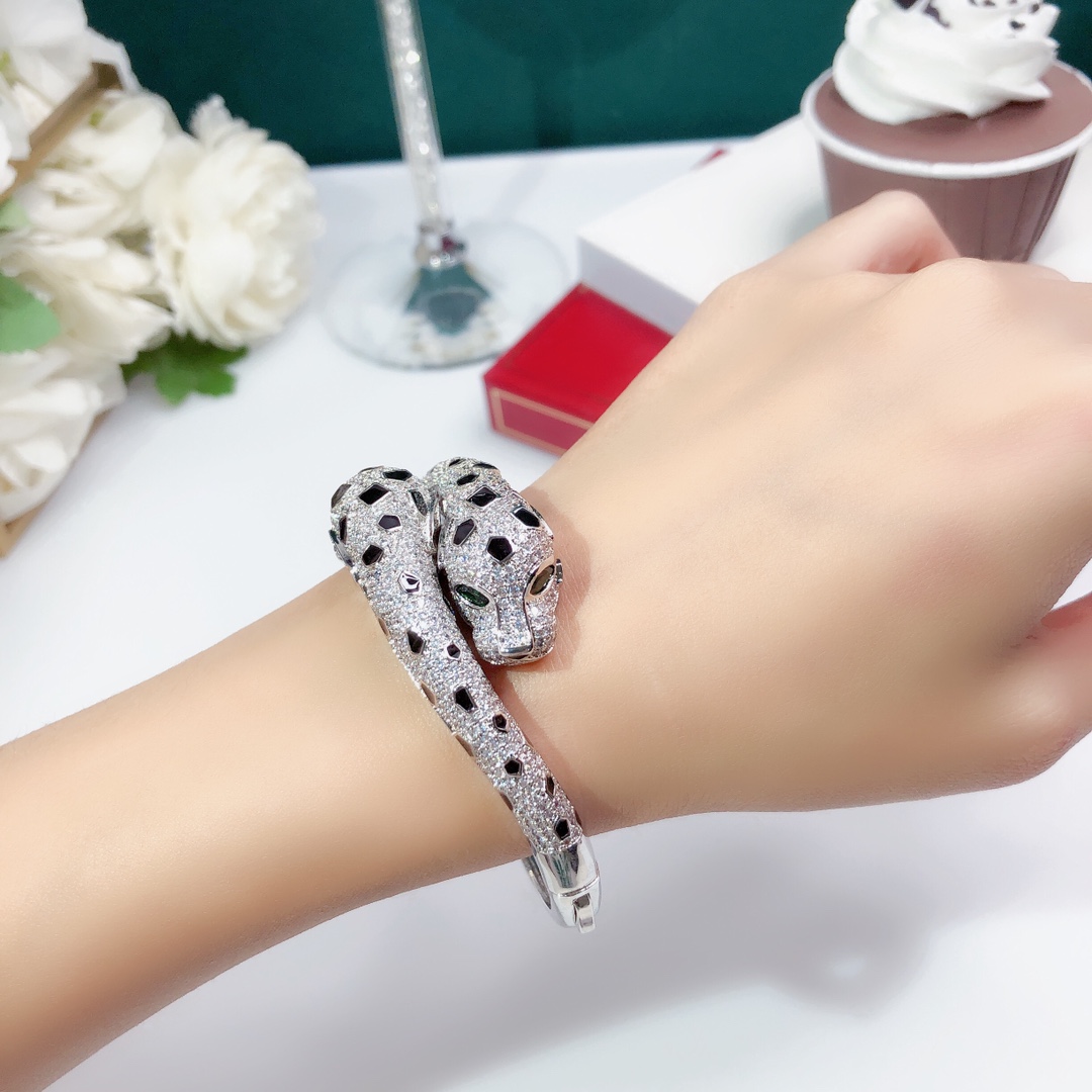 Bagsaaa Ca*t1er panther silver crystal bracelet