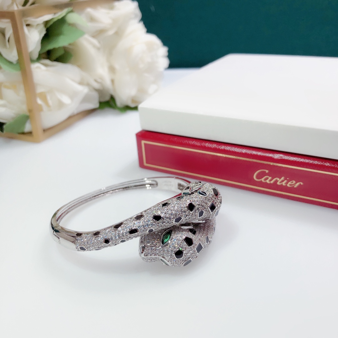 Bagsaaa Ca*t1er panther silver crystal bracelet