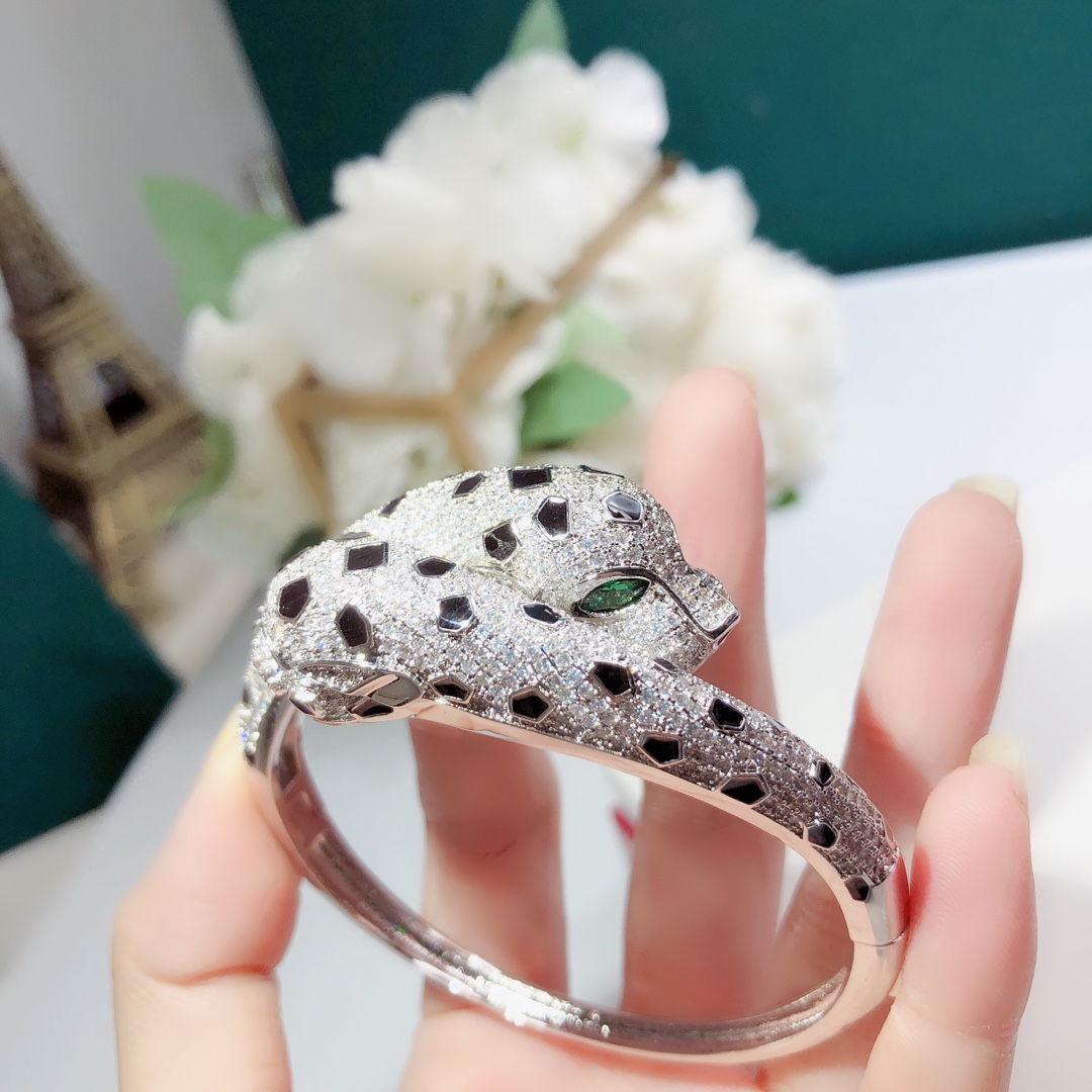 Bagsaaa Ca*t1er panther silver crystal bracelet