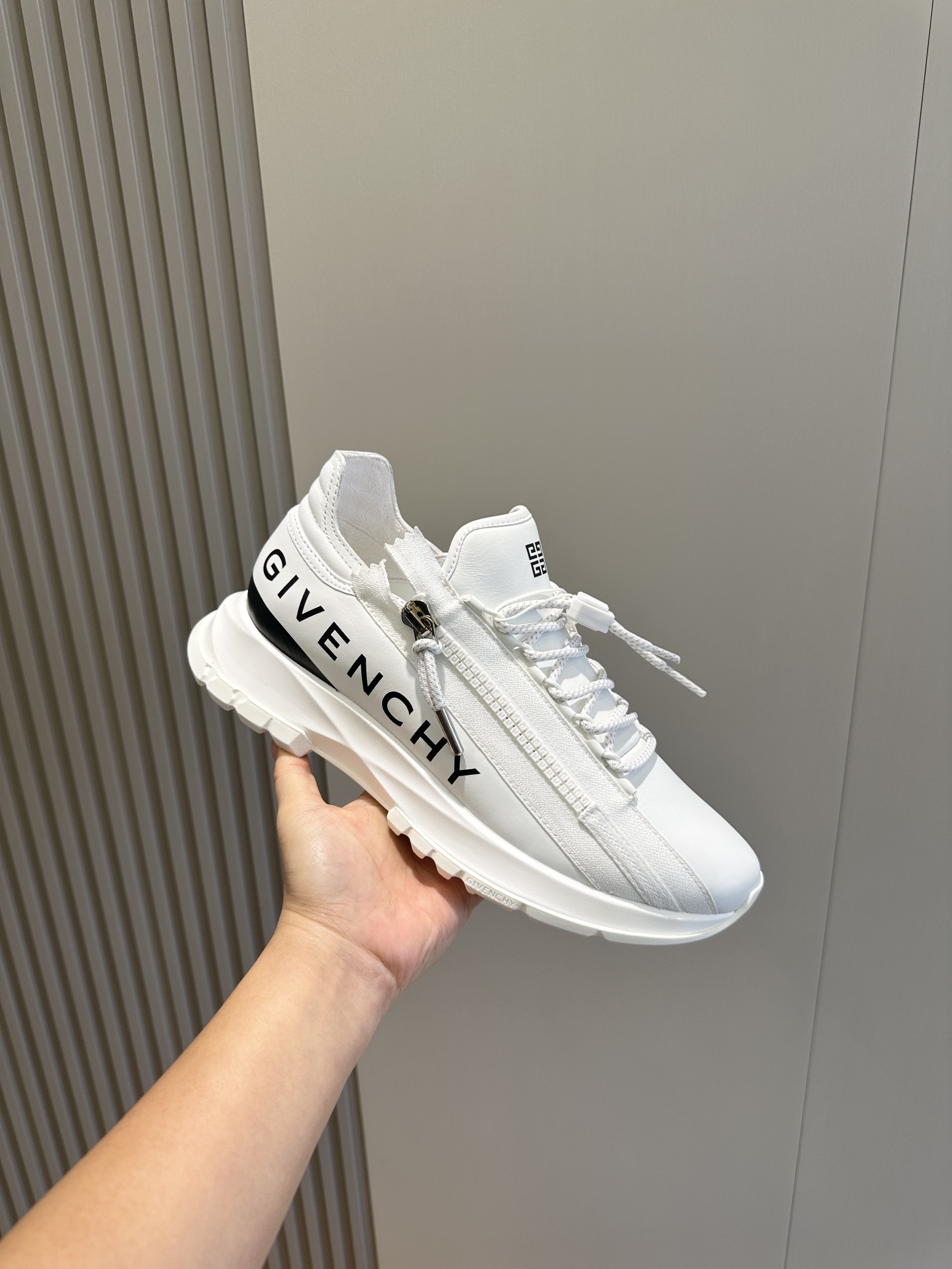 Bagsaaa Givenchy Spectre zipped leather trainers