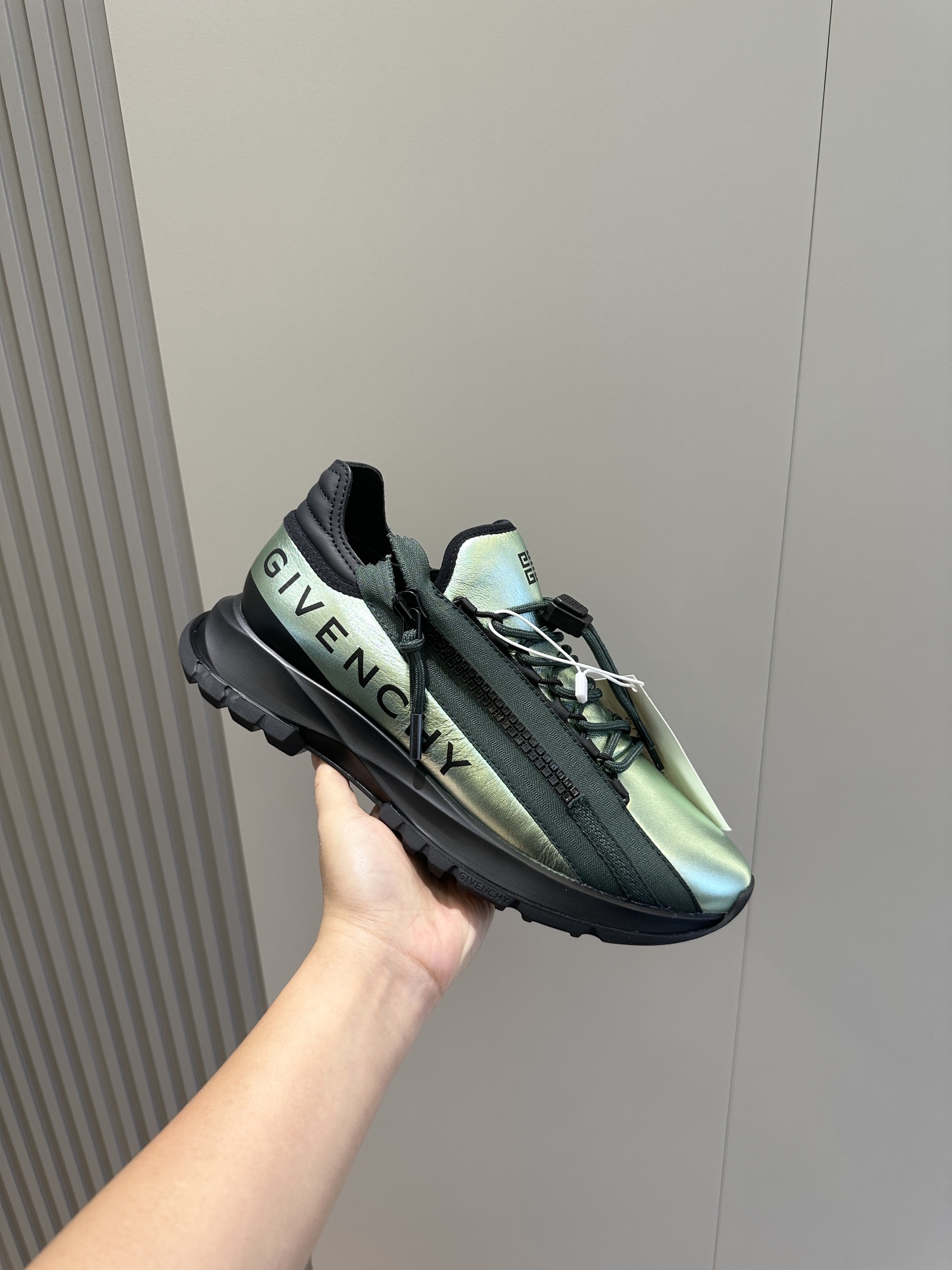 Bagsaaa Givenchy Spectre zipped leather trainers green